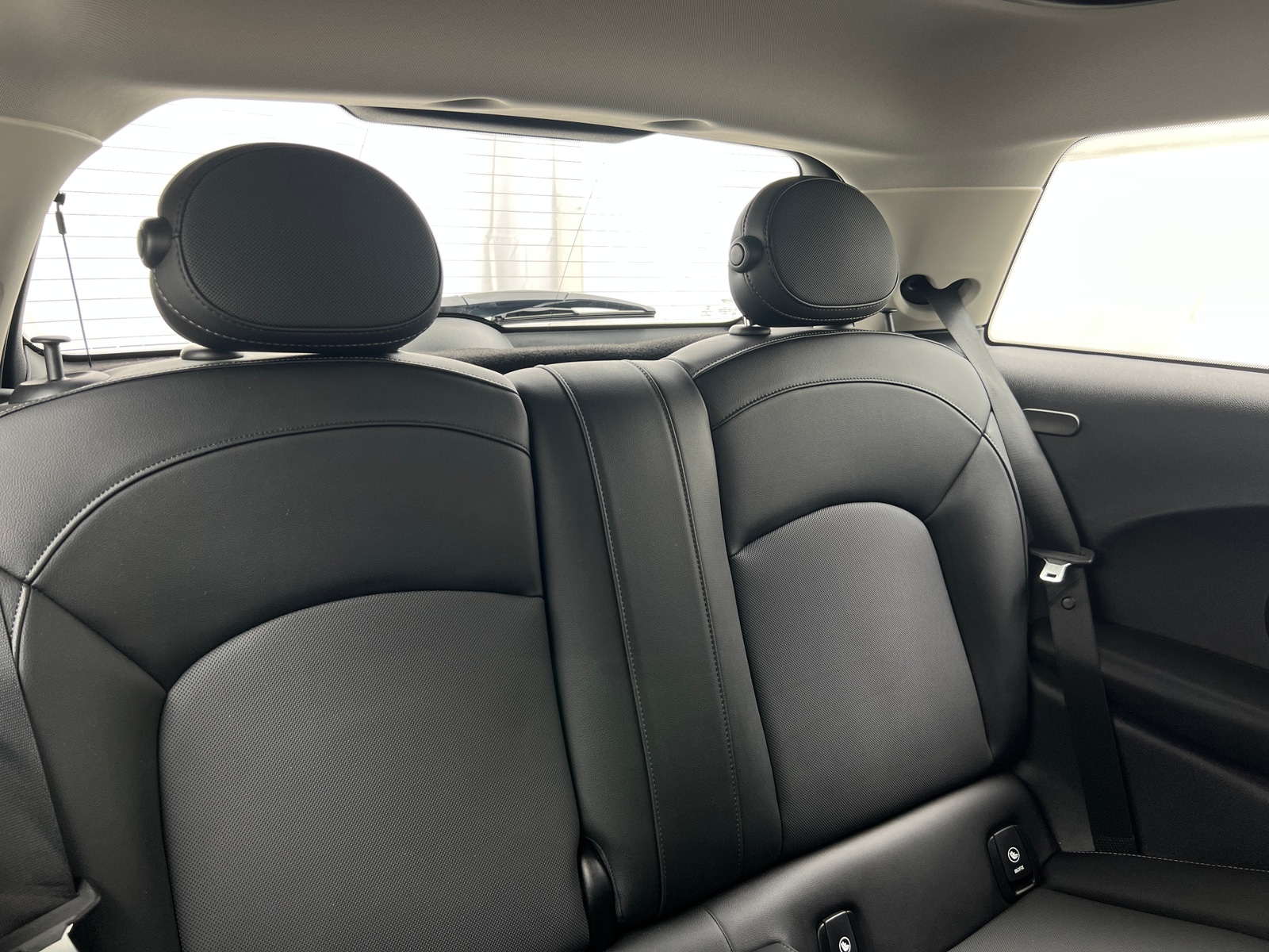 Thumbnail: 2021 MINI Cooper Hardtop - 4