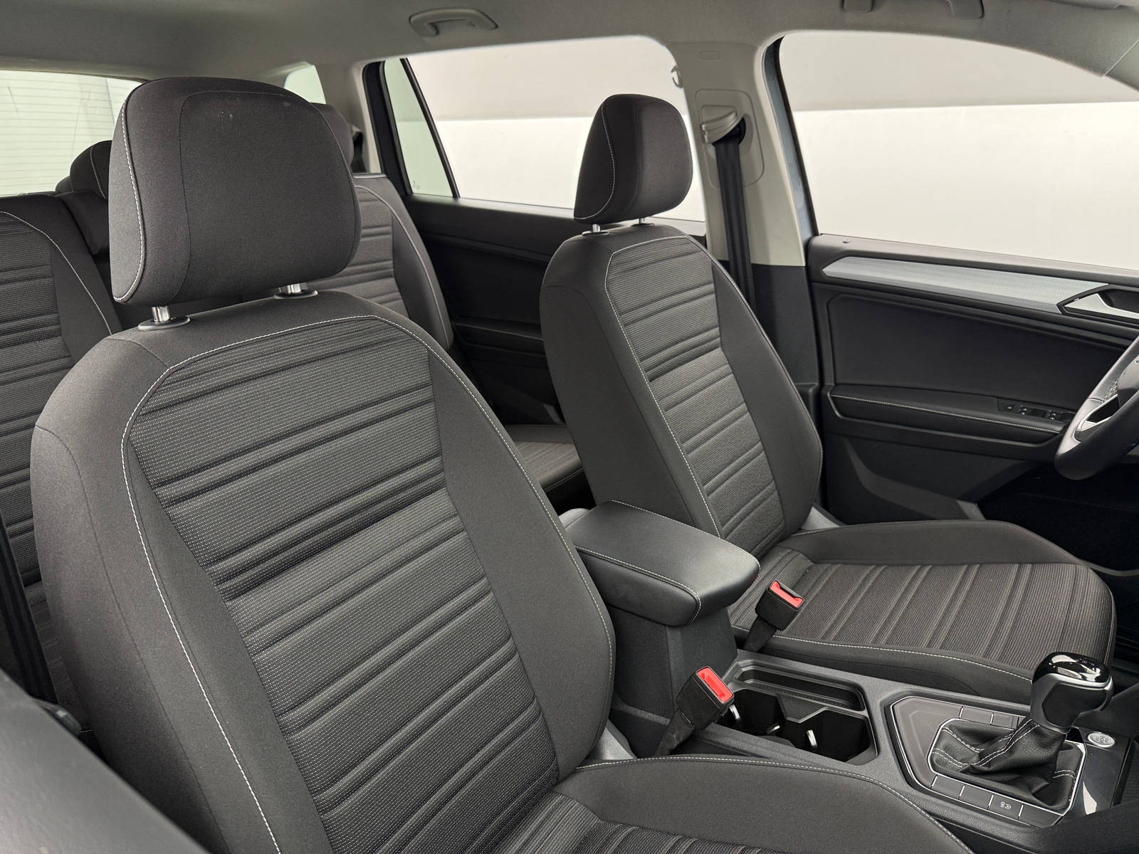 Thumbnail: 2024 Volkswagen Tiguan - 2