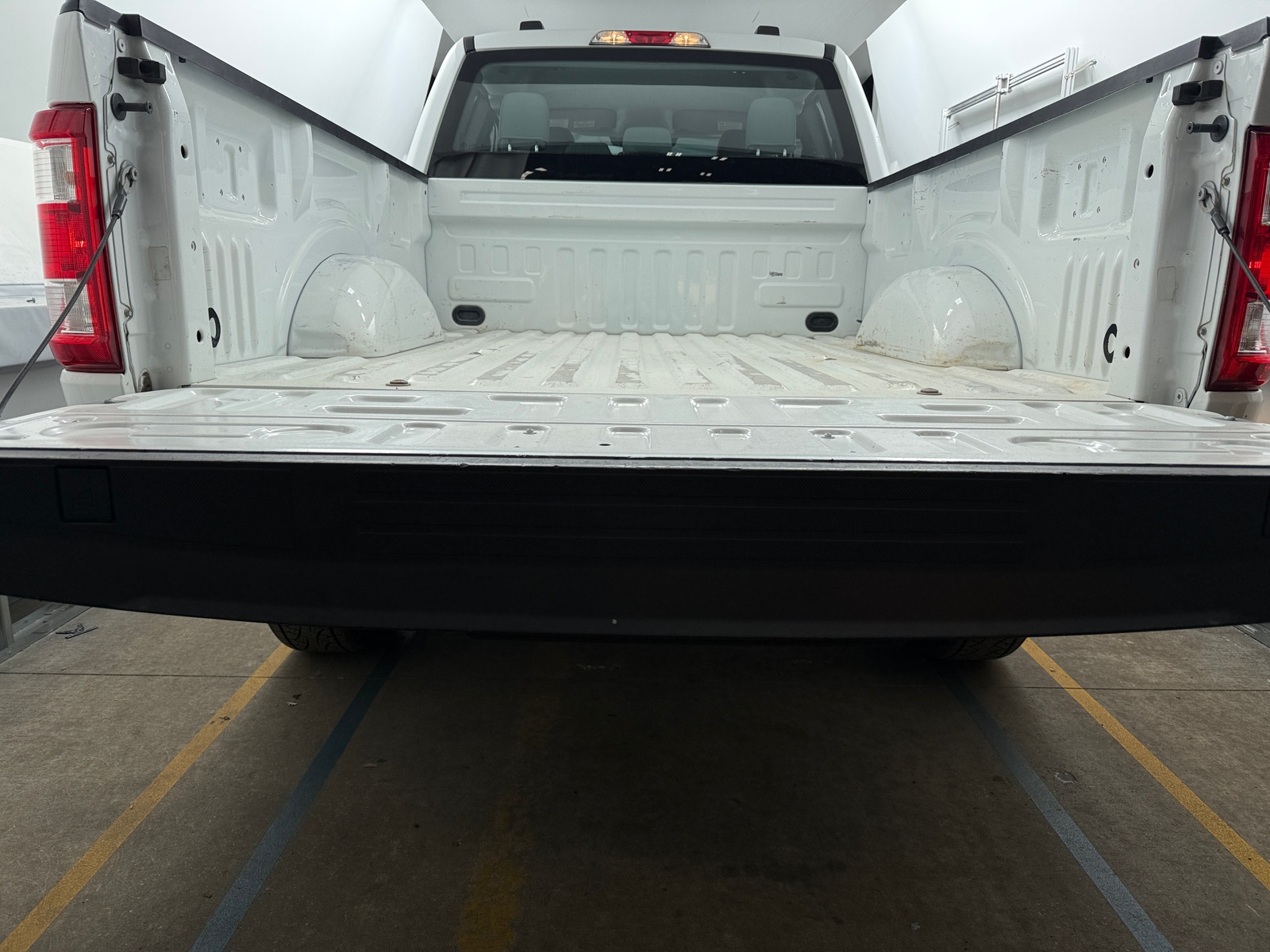 Thumbnail: 2022 Ford Econoline - 6