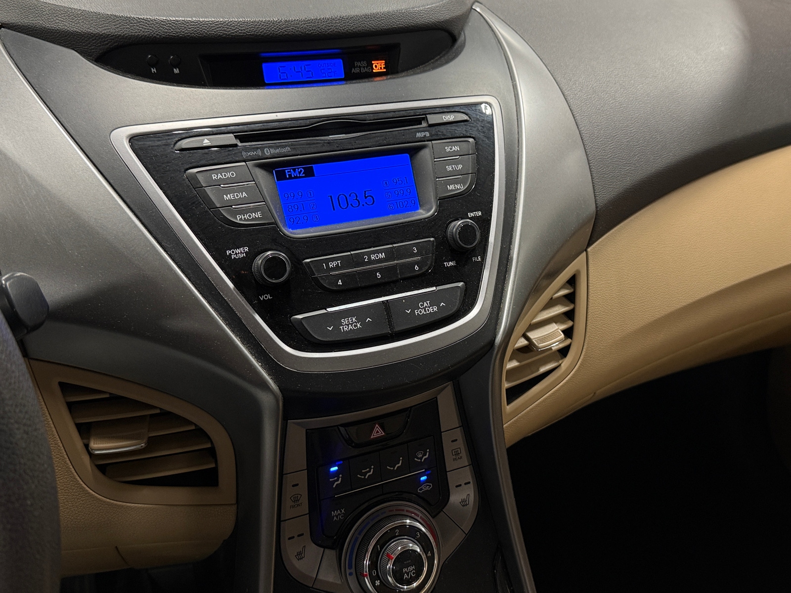 Thumbnail: 2013 Hyundai Elantra - 4