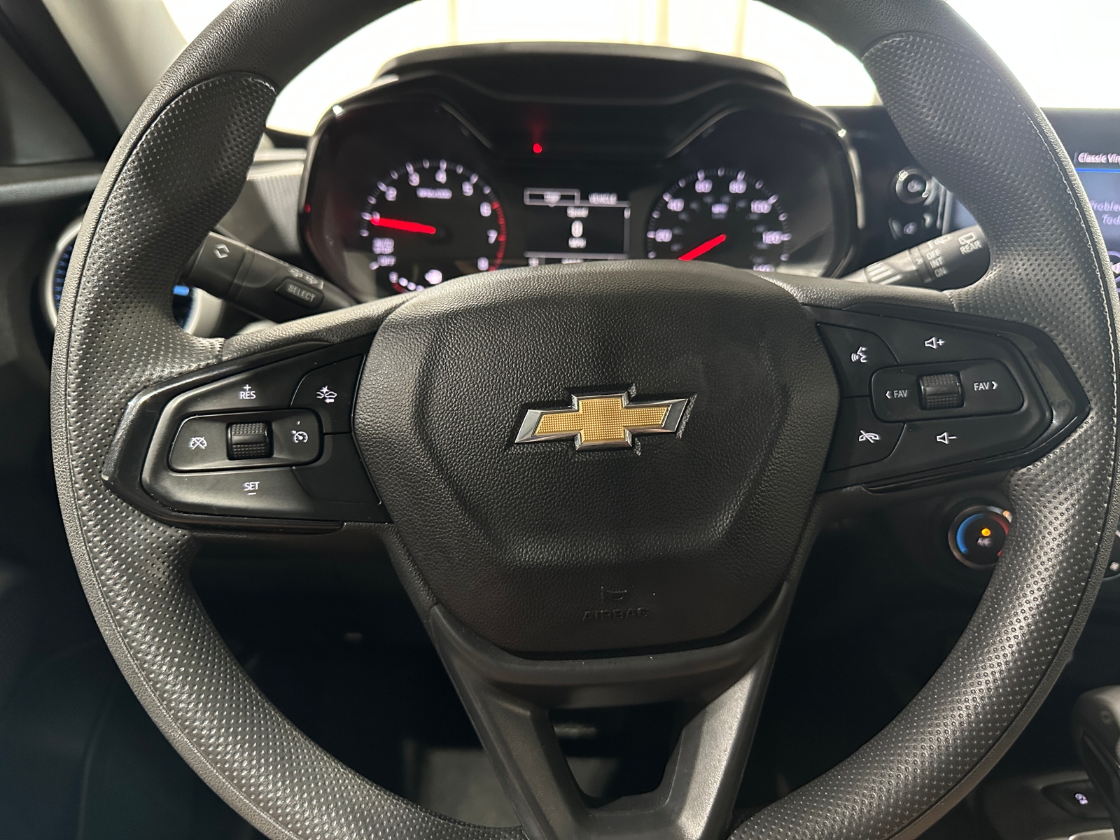 Thumbnail: 2024 Chevrolet Trax - 5