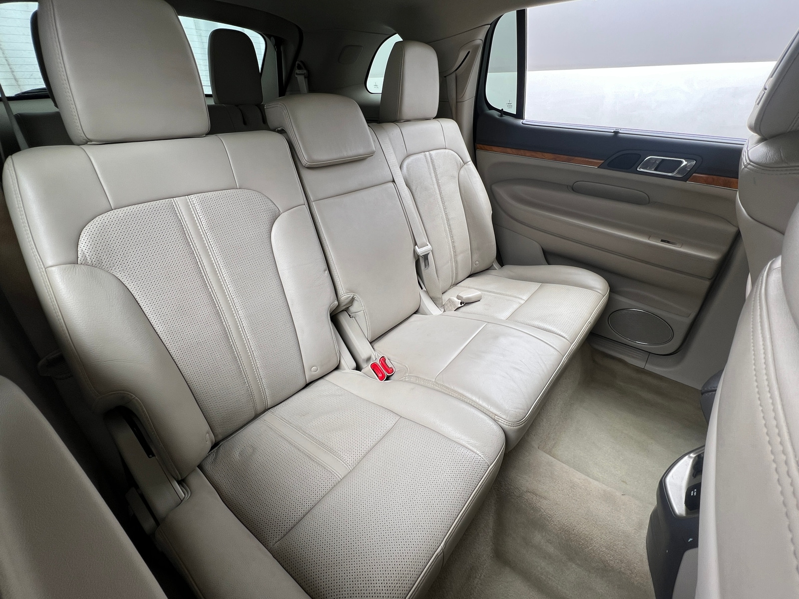 Thumbnail: 2010 Lincoln MKT - 5