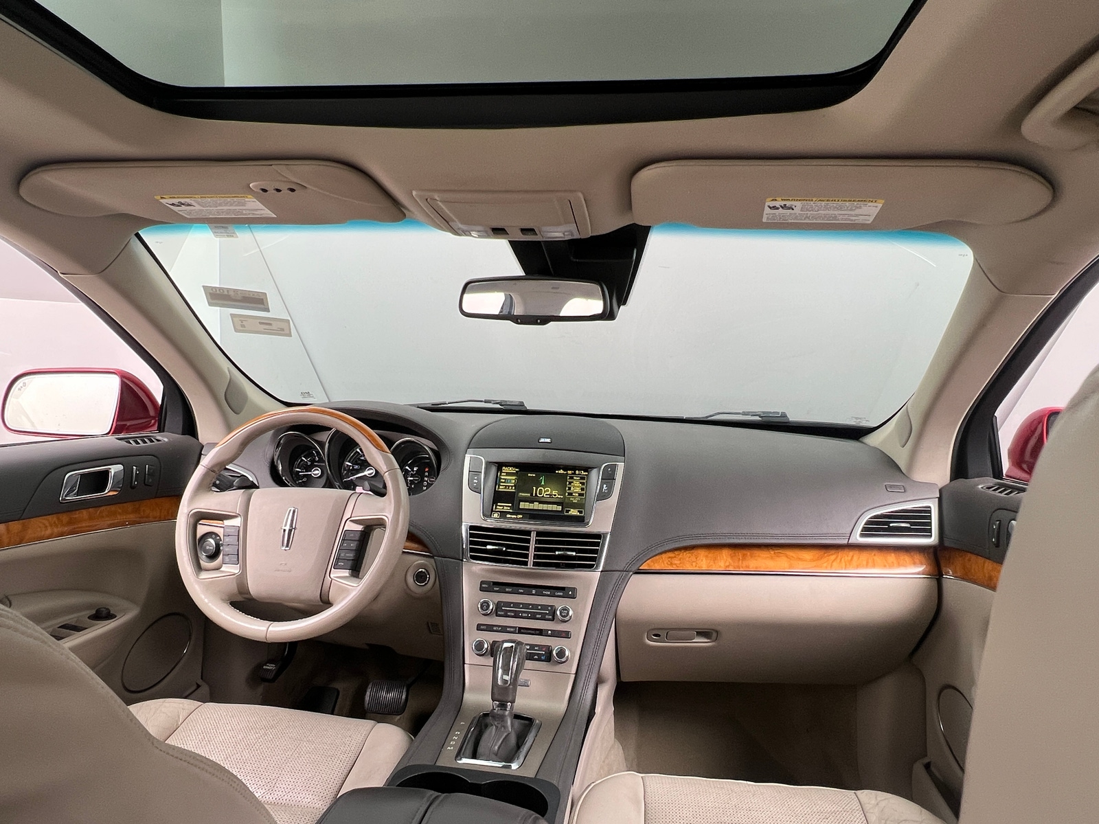 Thumbnail: 2010 Lincoln MKT - 2