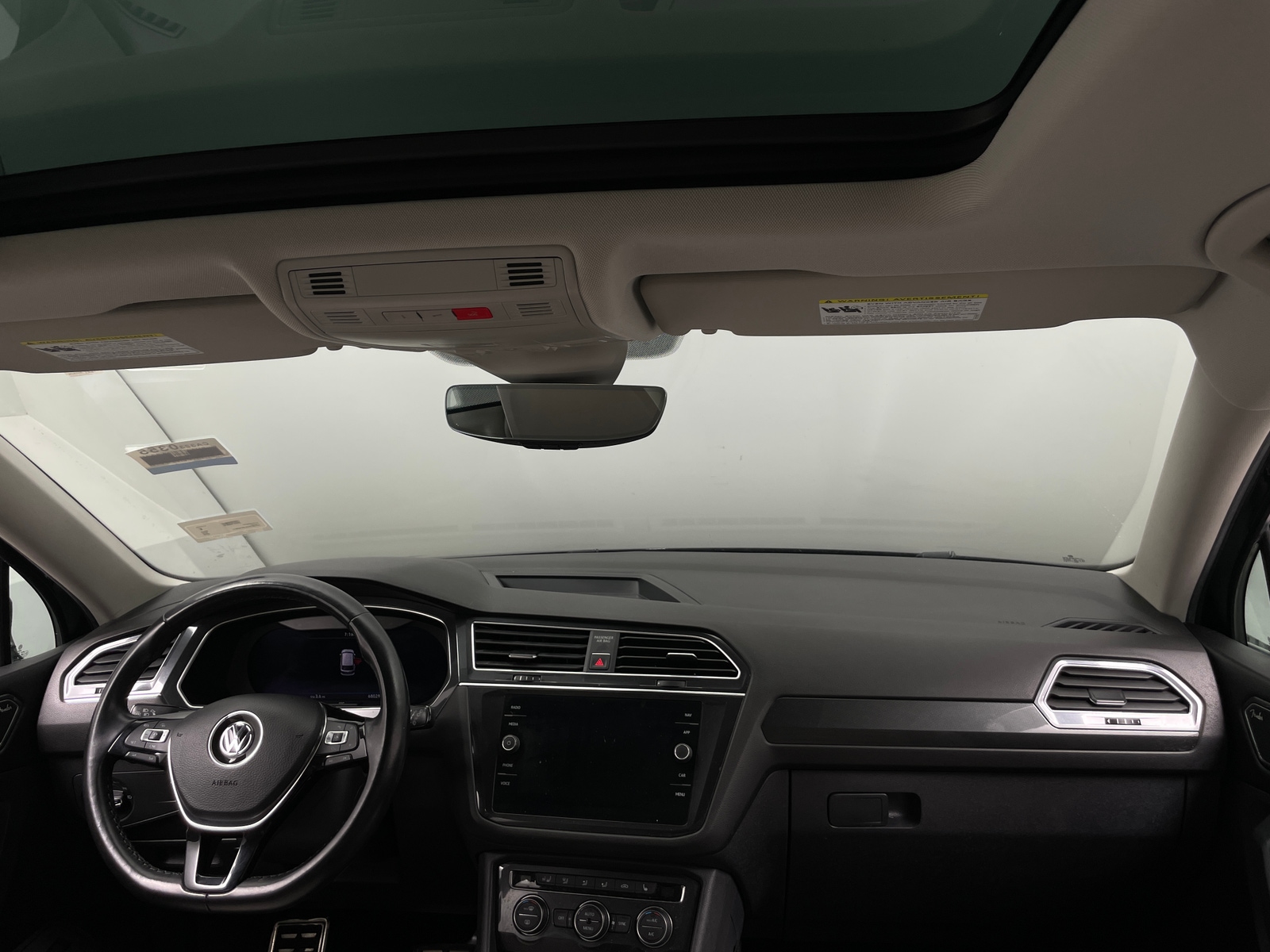 Thumbnail: 2018 Volkswagen Tiguan - 2