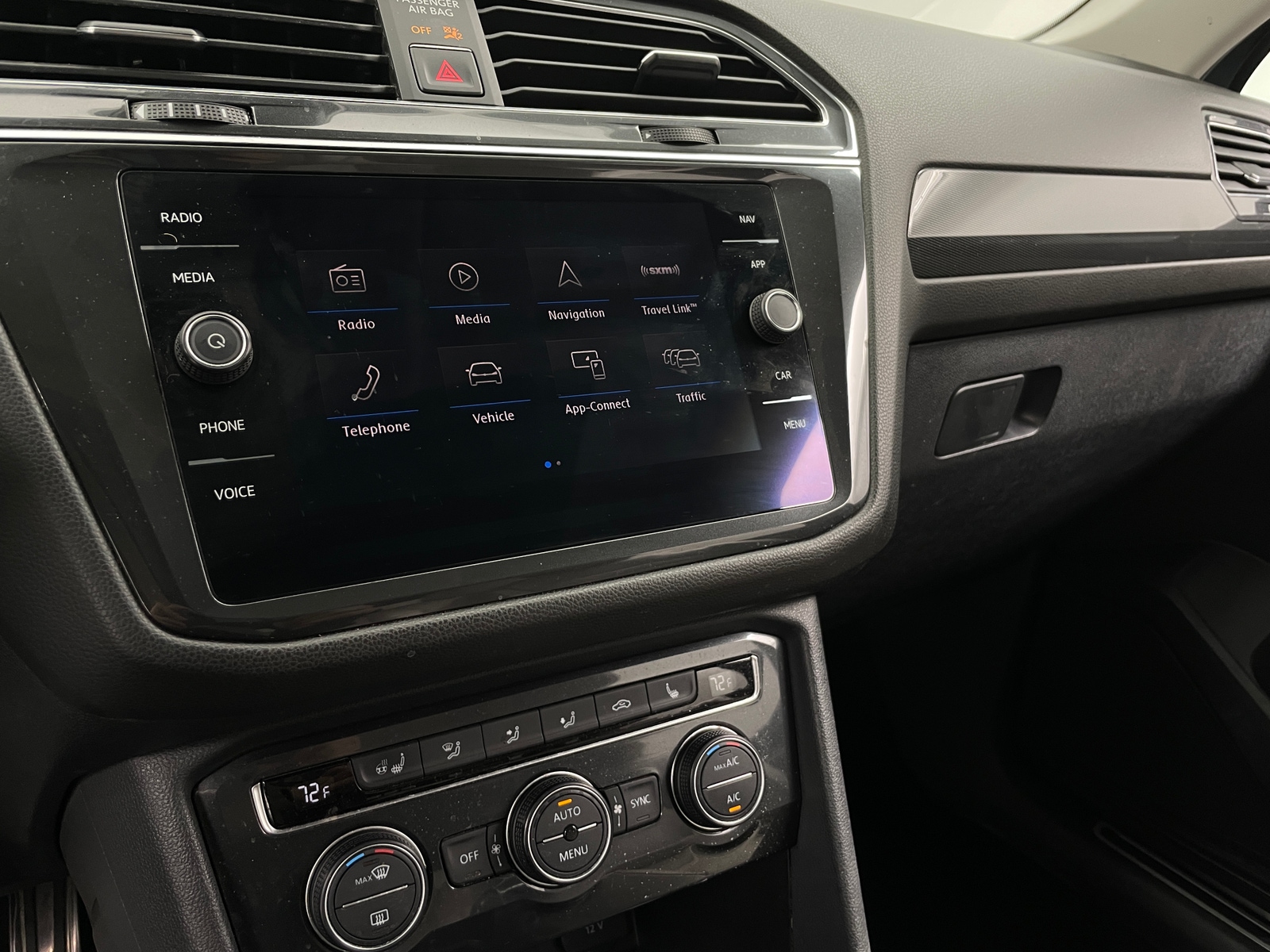 Thumbnail: 2018 Volkswagen Tiguan - 3