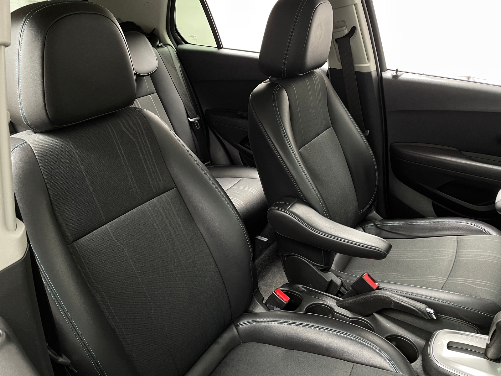 Thumbnail: 2015 Chevrolet Trax - 2
