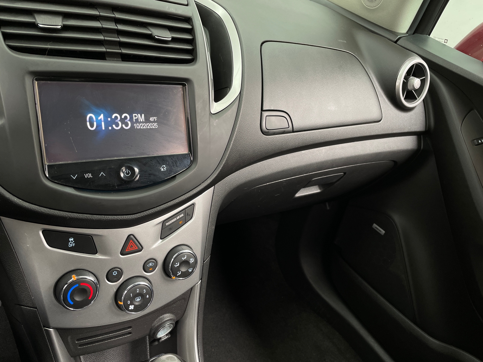 Thumbnail: 2015 Chevrolet Trax - 4