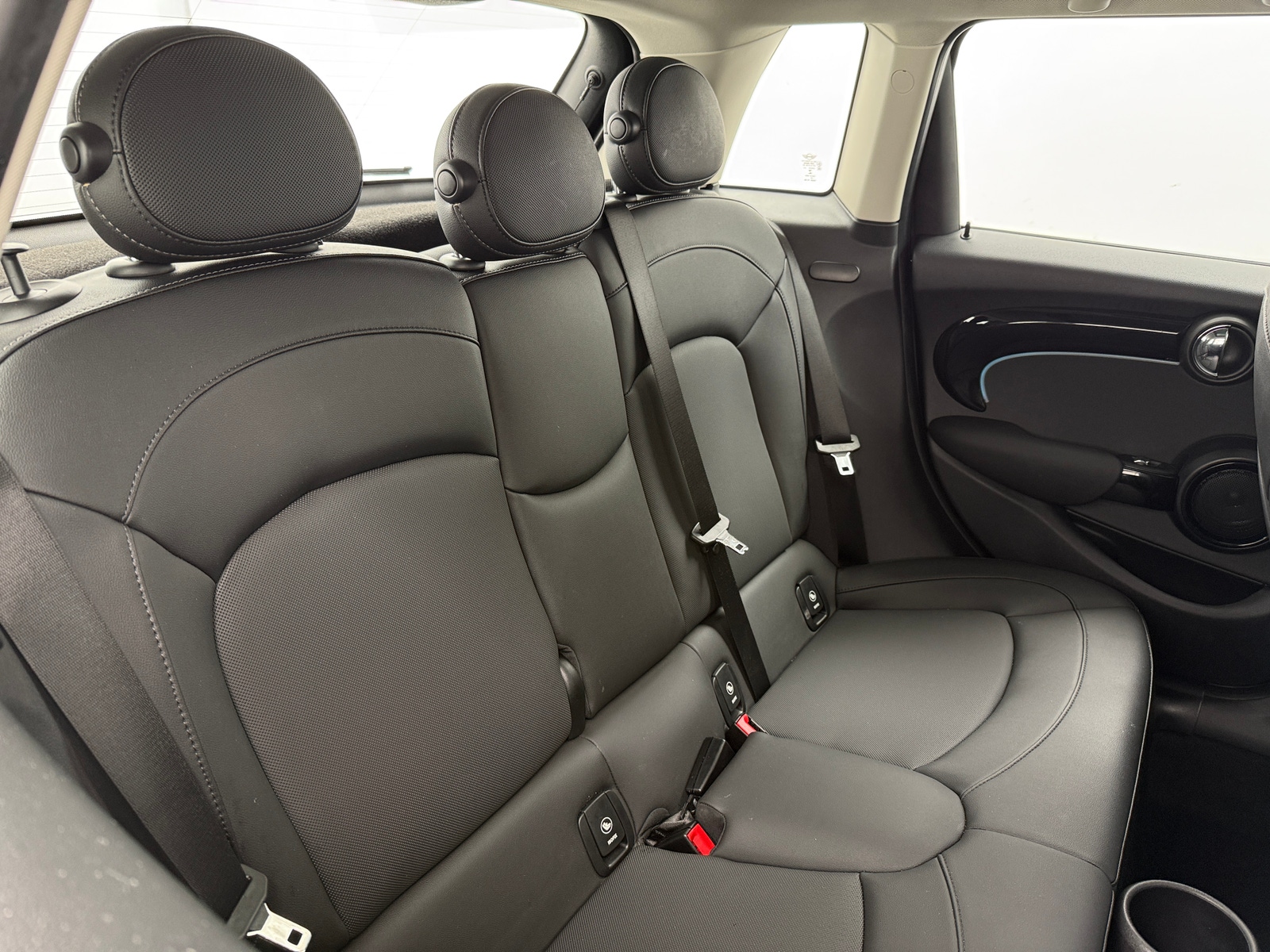 Thumbnail: 2023 MINI Cooper Hardtop - 5