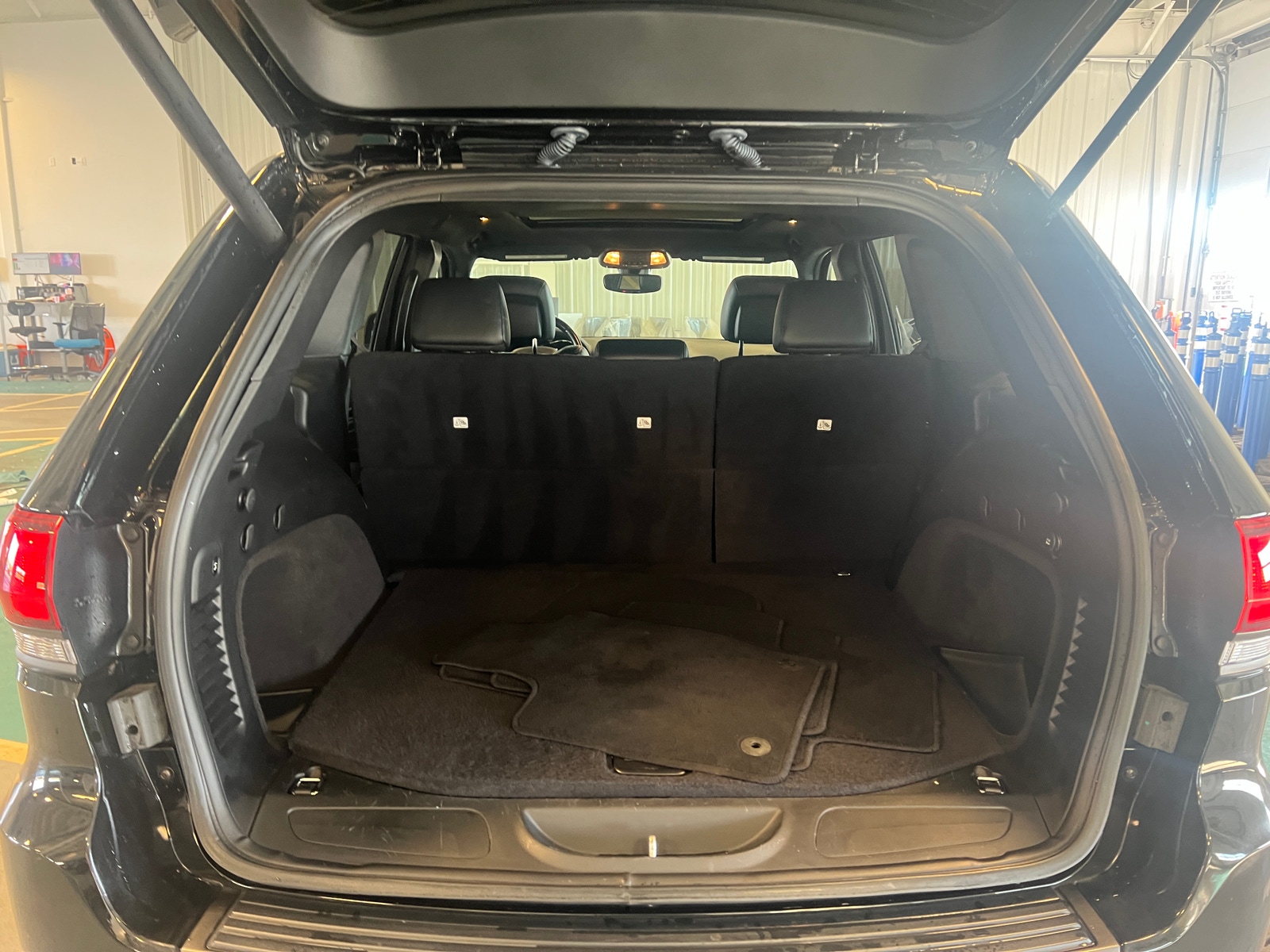 Thumbnail: 2020 Jeep Grand Cherokee - 6