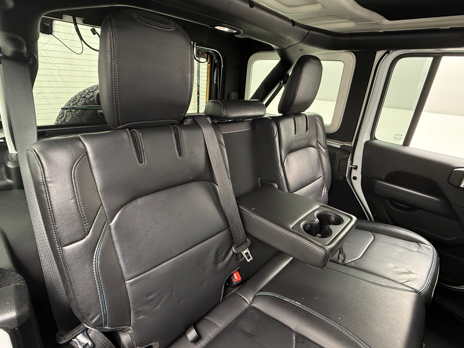 Thumbnail: 2022 Jeep Wrangler - 6