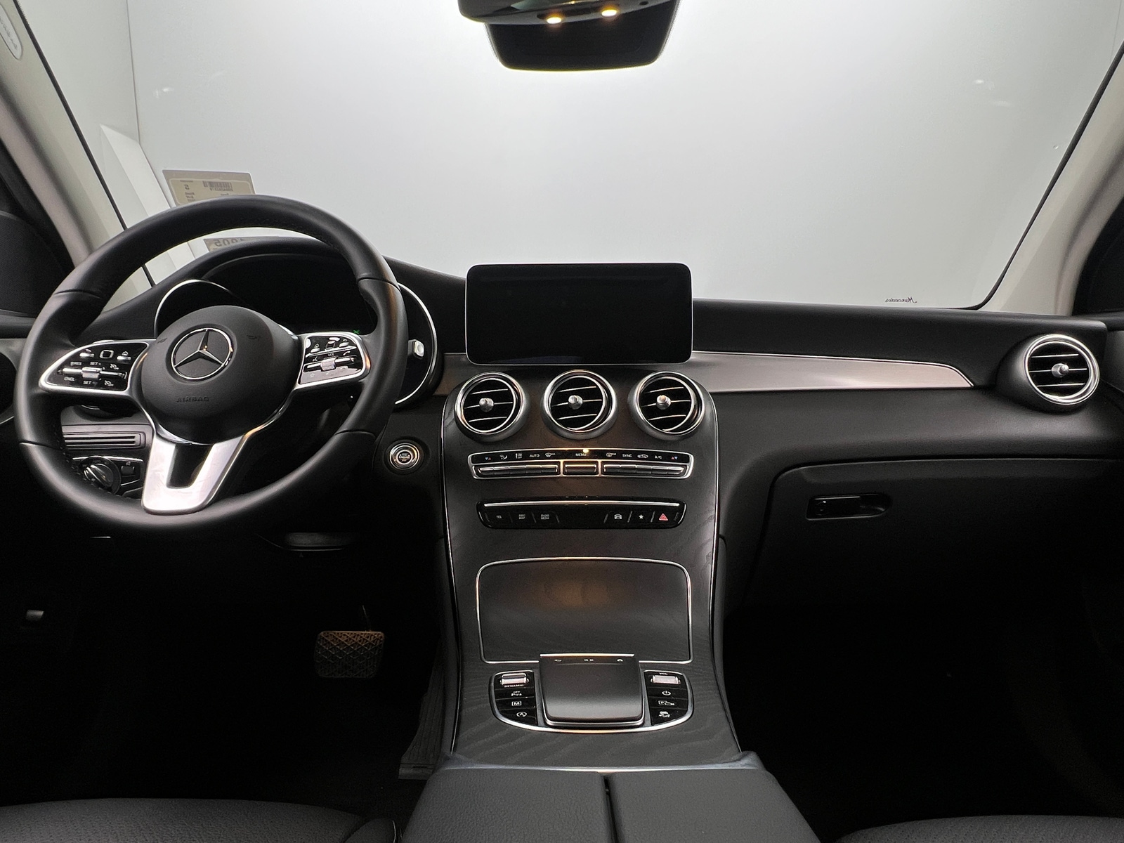 Thumbnail: 2022 Mercedes-Benz GLC - 2