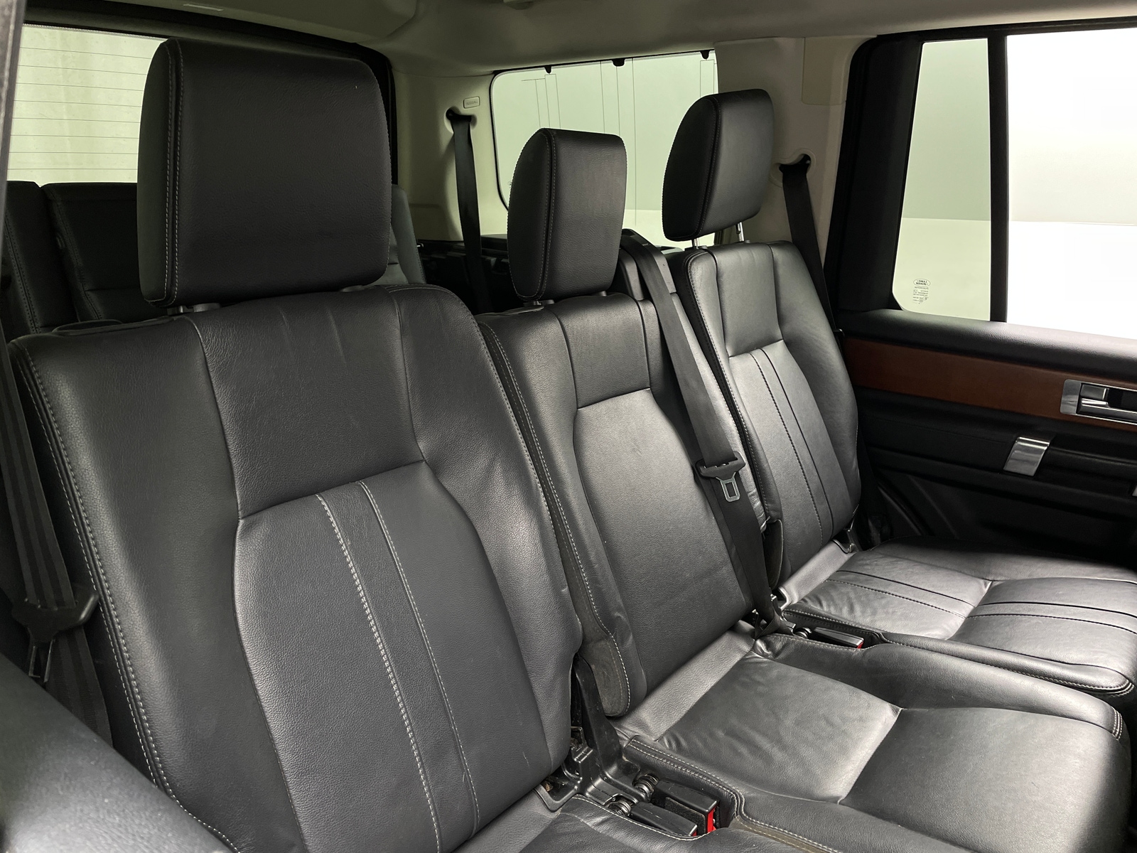 Thumbnail: 2015 Land Rover LR4 - 5