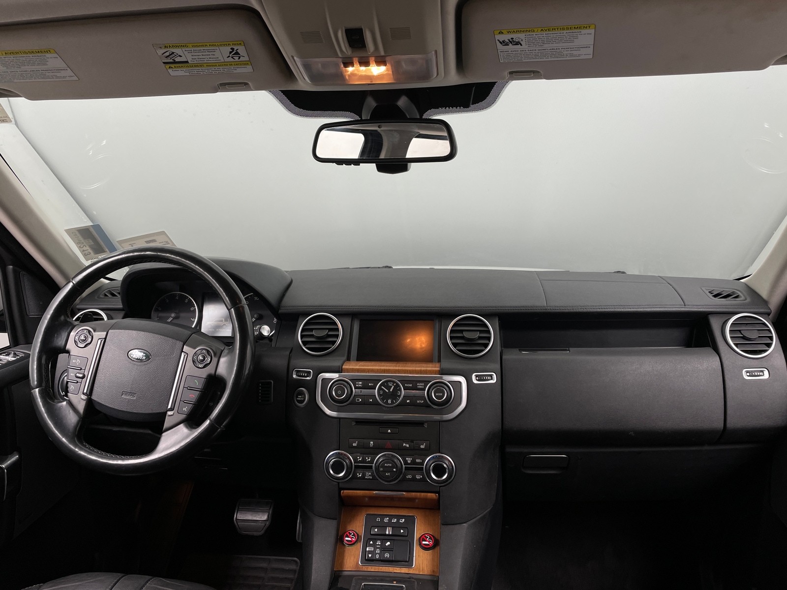 Thumbnail: 2015 Land Rover LR4 - 2