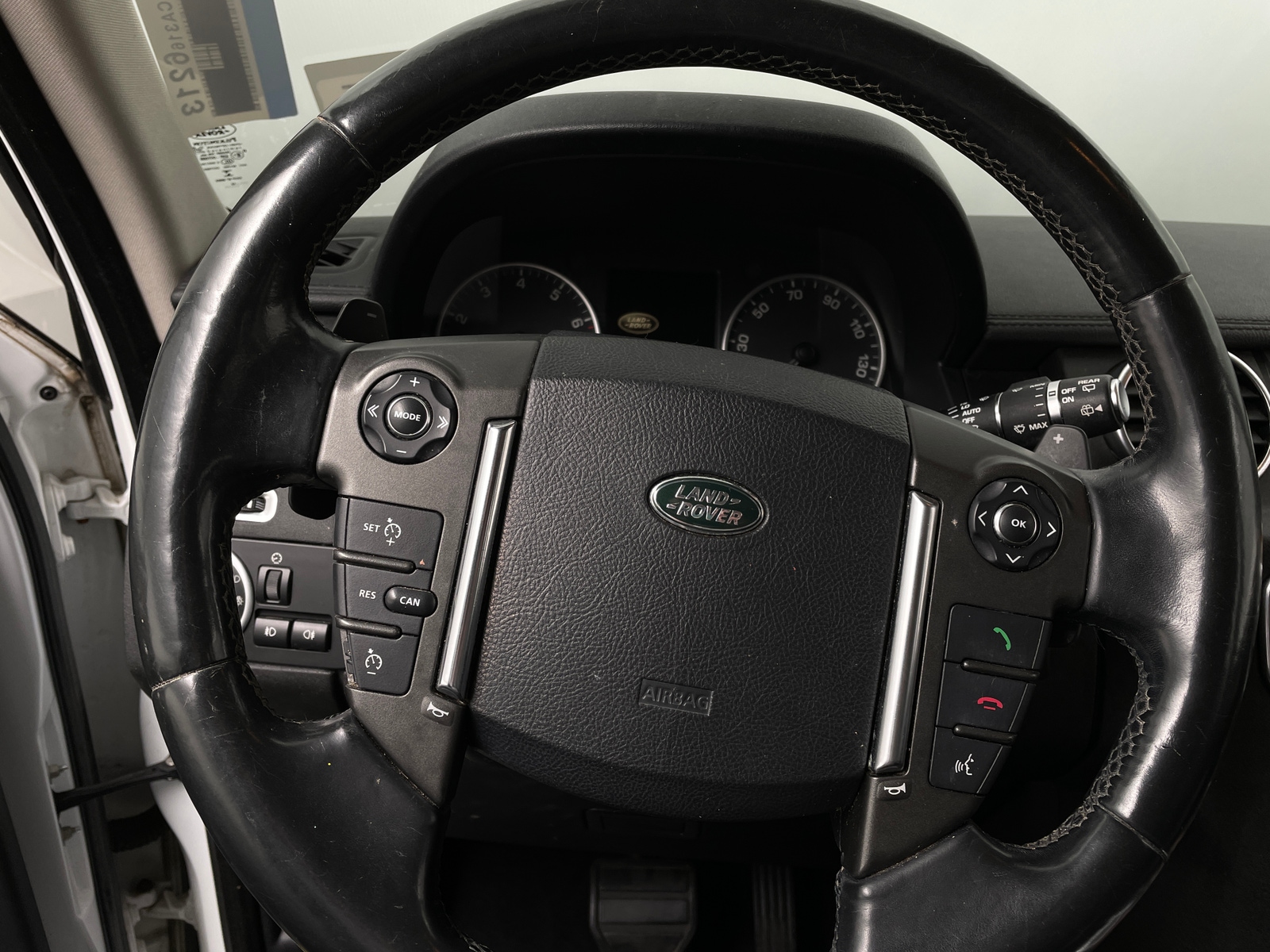 Thumbnail: 2015 Land Rover LR4 - 4