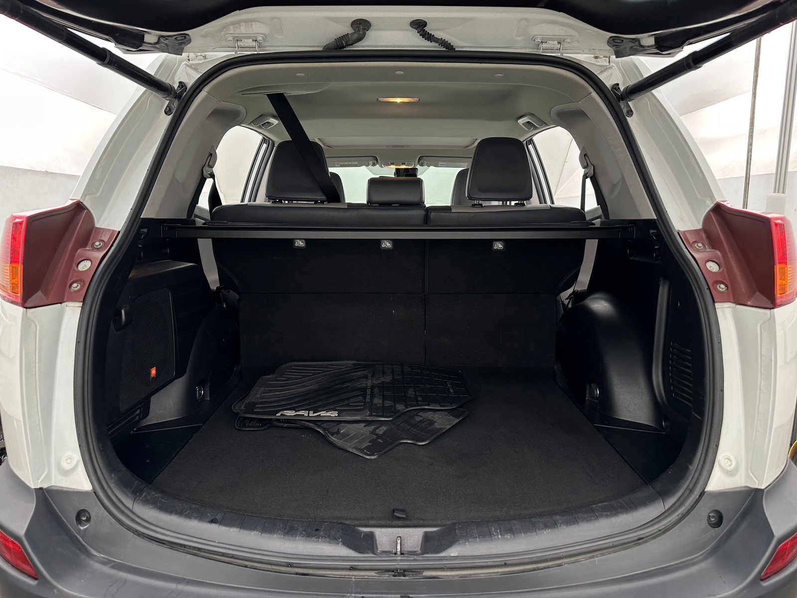 Thumbnail: 2015 Toyota RAV4 - 6