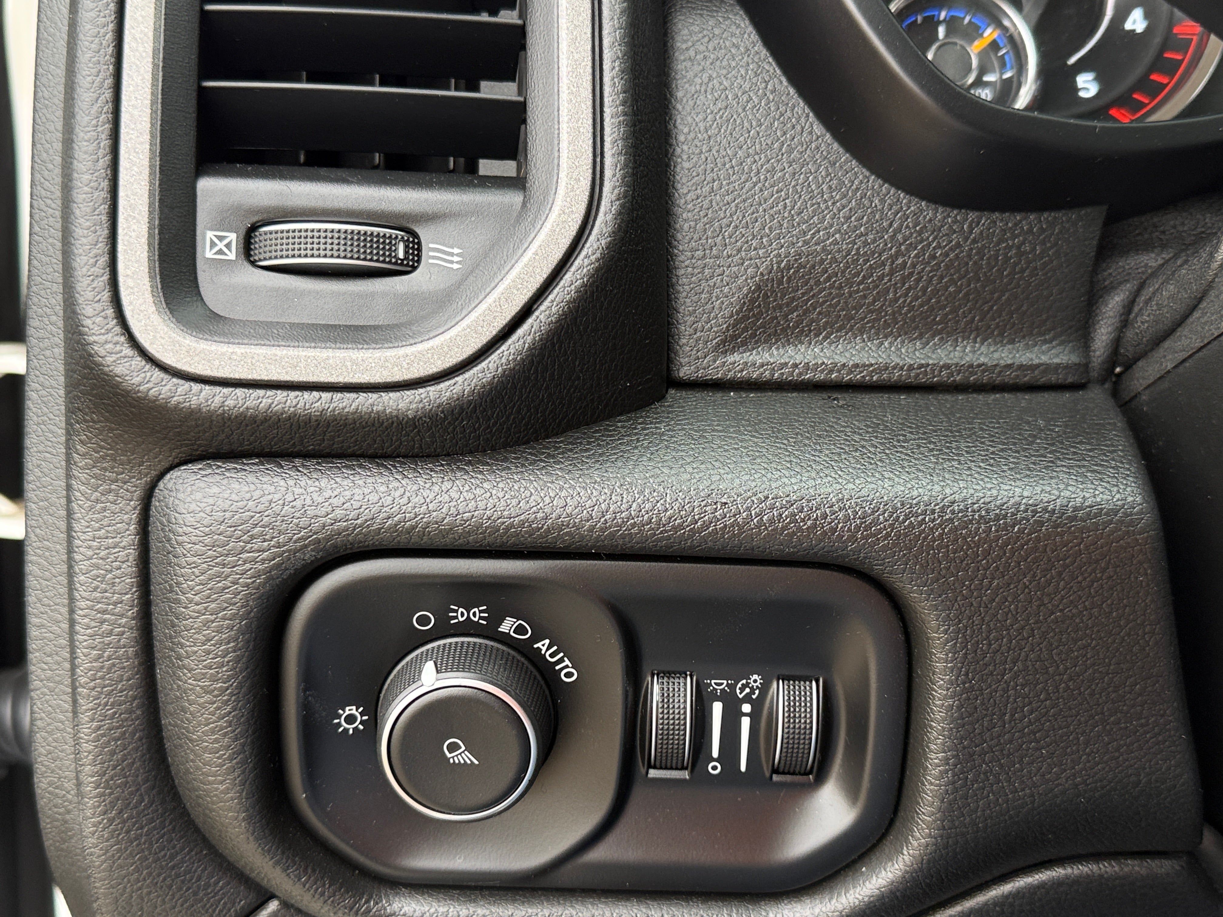 2019 RAM Ram 3500 Pickup Tradesman - Photo 11