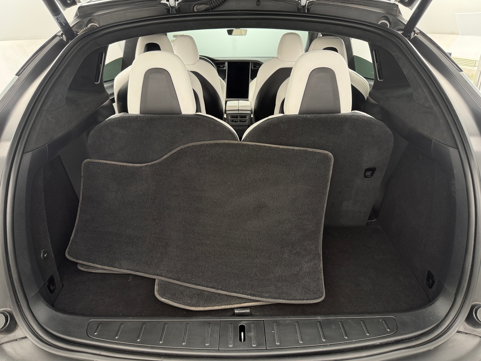 Thumbnail: 2020 Tesla Model X - 6