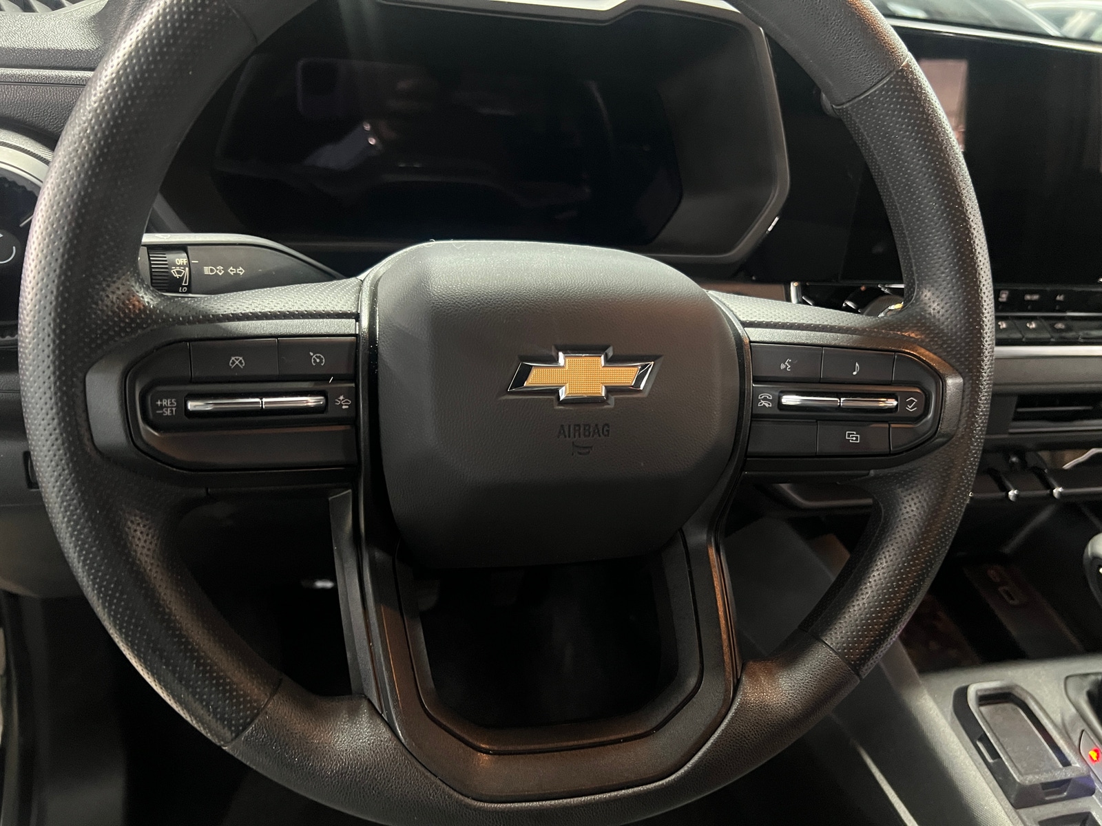 Thumbnail: 2023 Chevrolet Colorado - 5