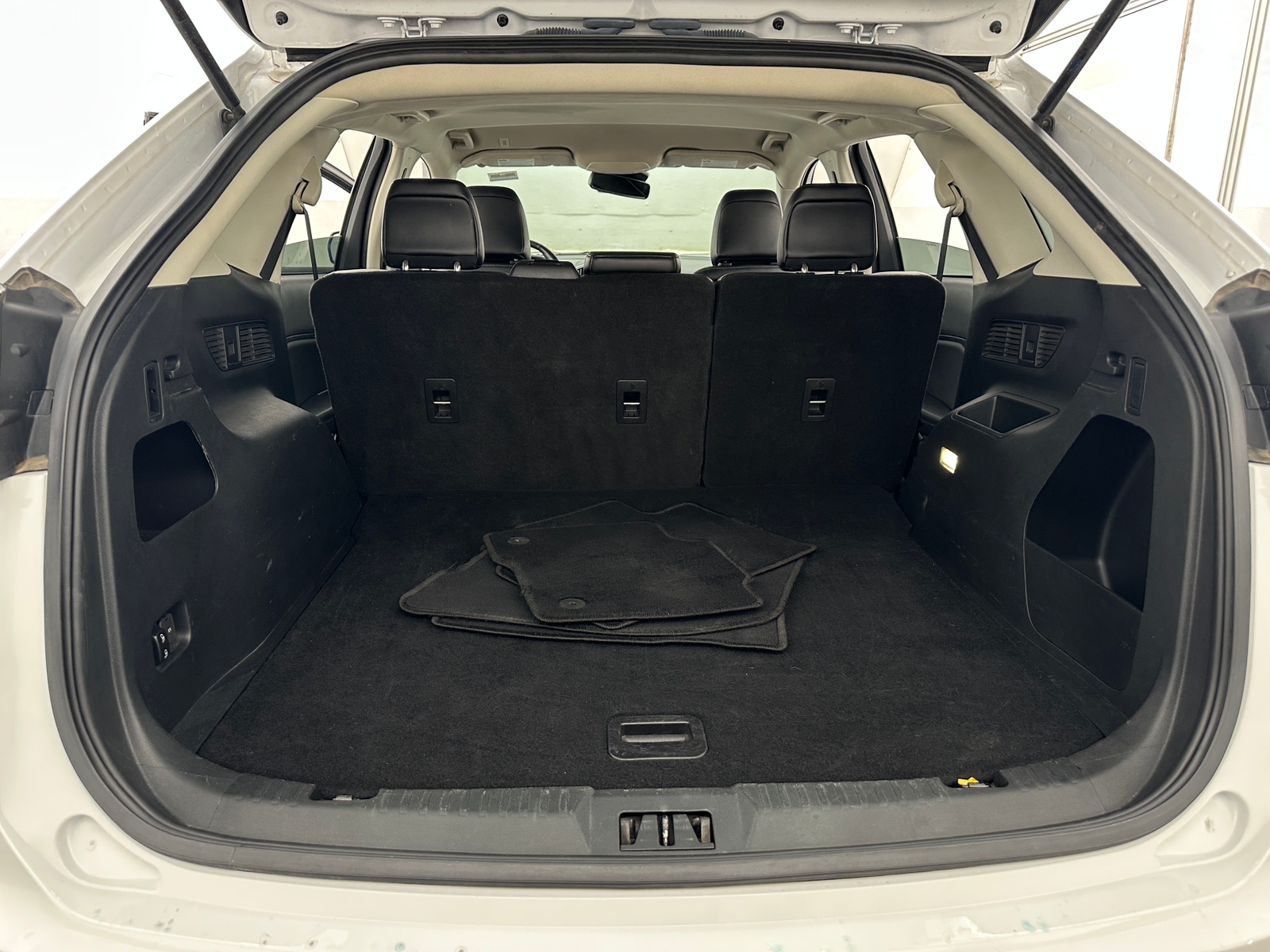 Thumbnail: 2023 Ford Edge - 6