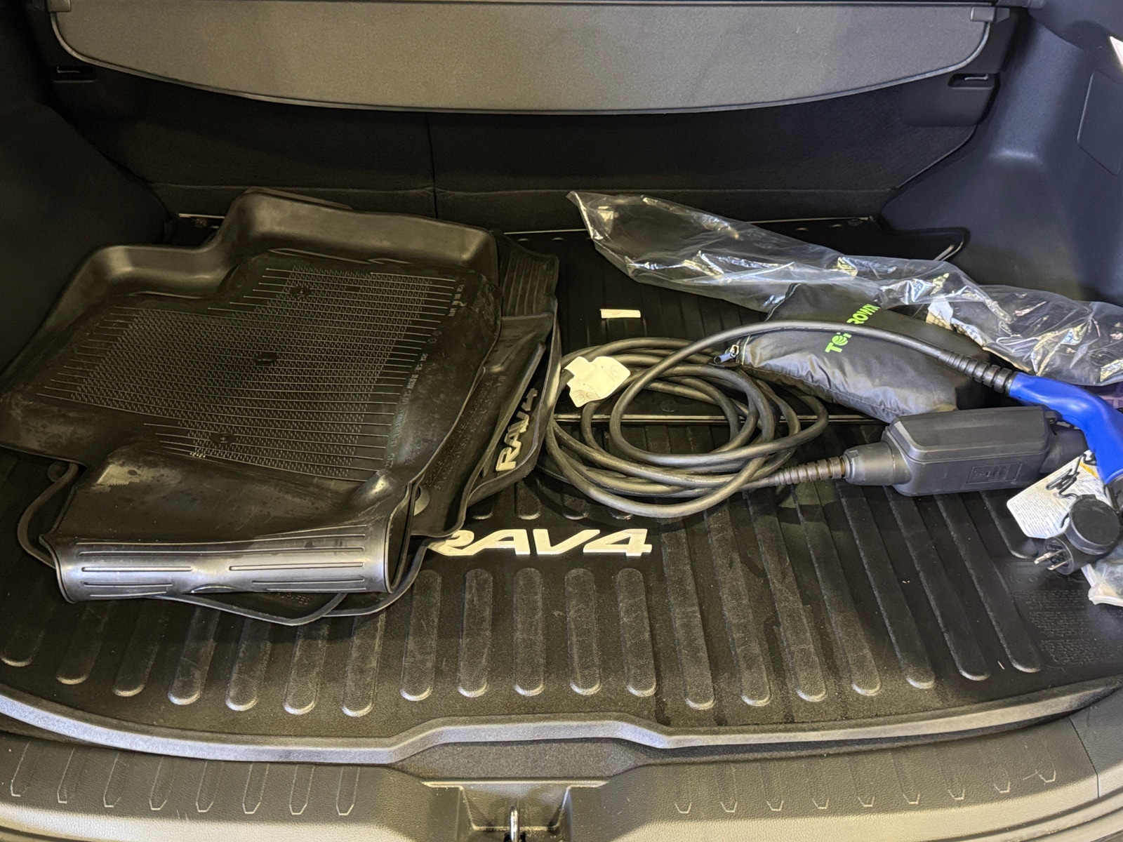 Thumbnail: 2023 Toyota RAV4 - 6