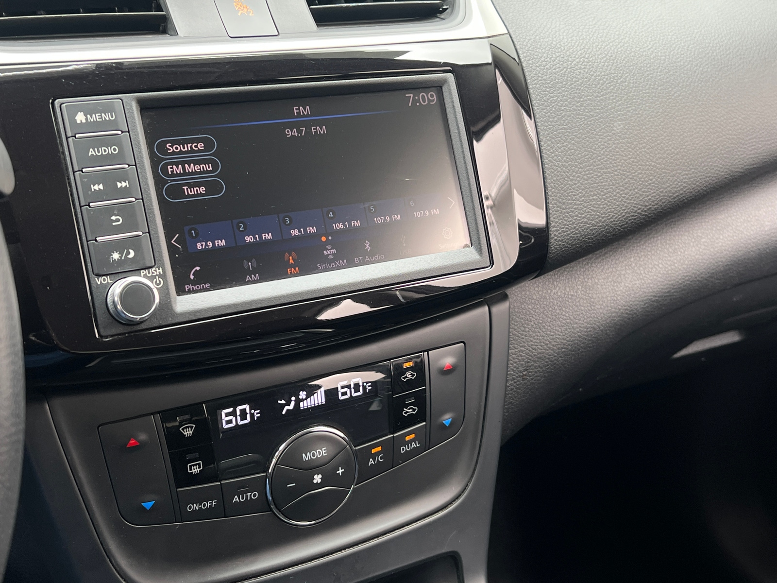 Thumbnail: 2019 Nissan Sentra - 4