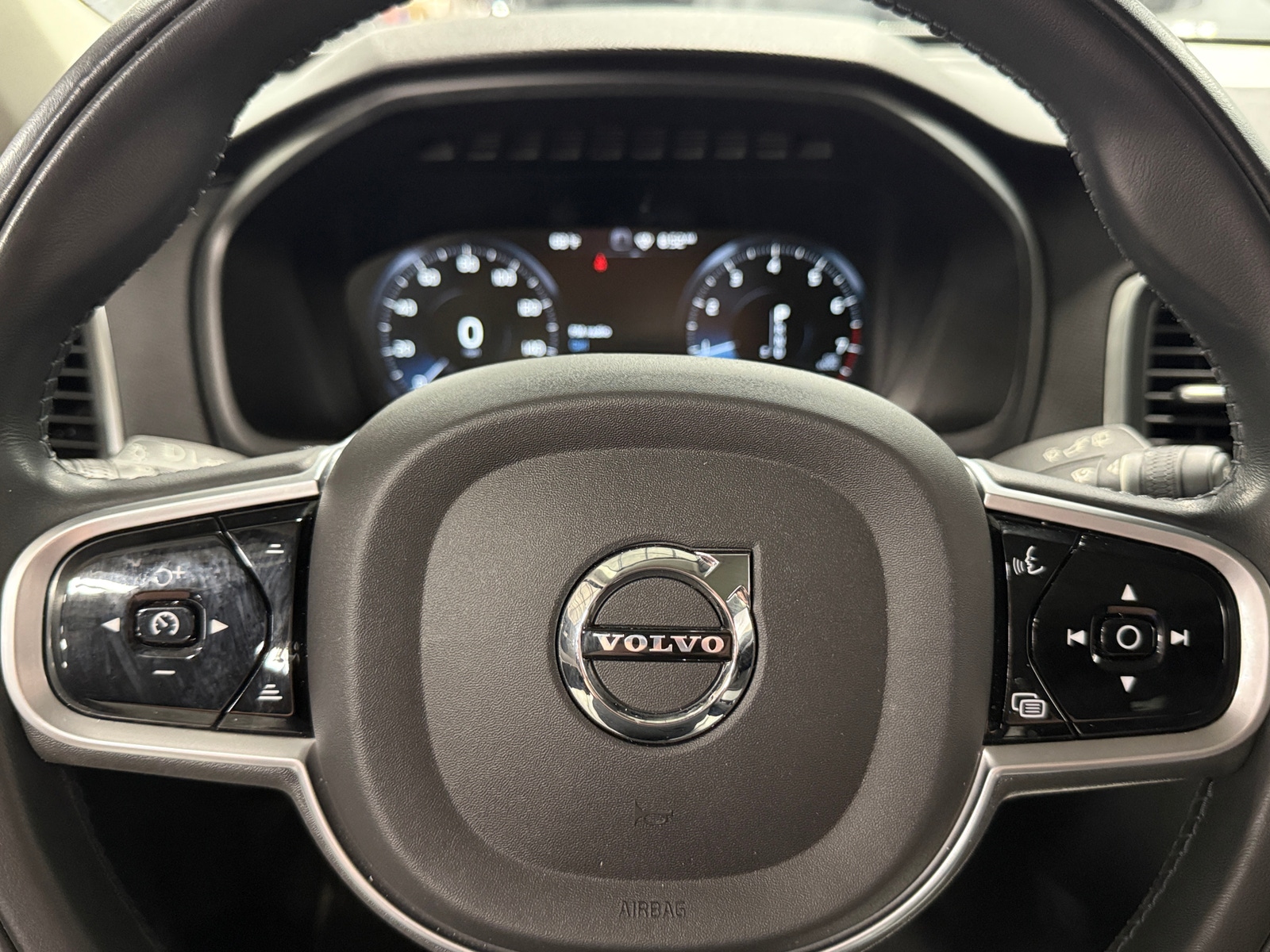 Thumbnail: 2022 Volvo XC90 - 4