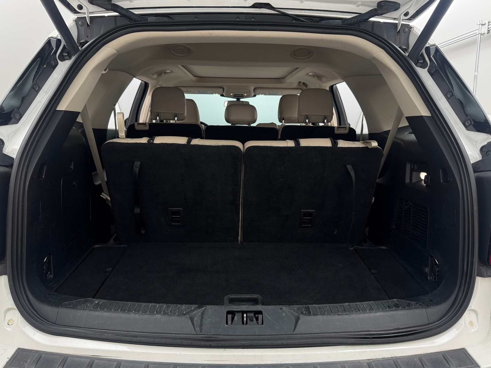 Thumbnail: 2020 Ford Explorer - 6