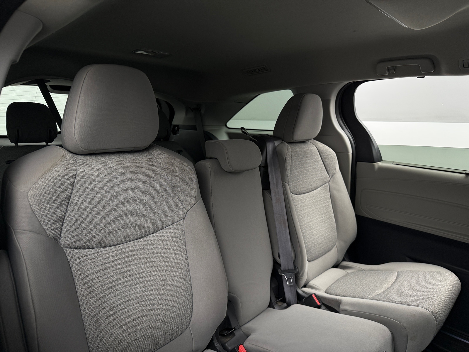 Thumbnail: 2022 Toyota Sienna - 6