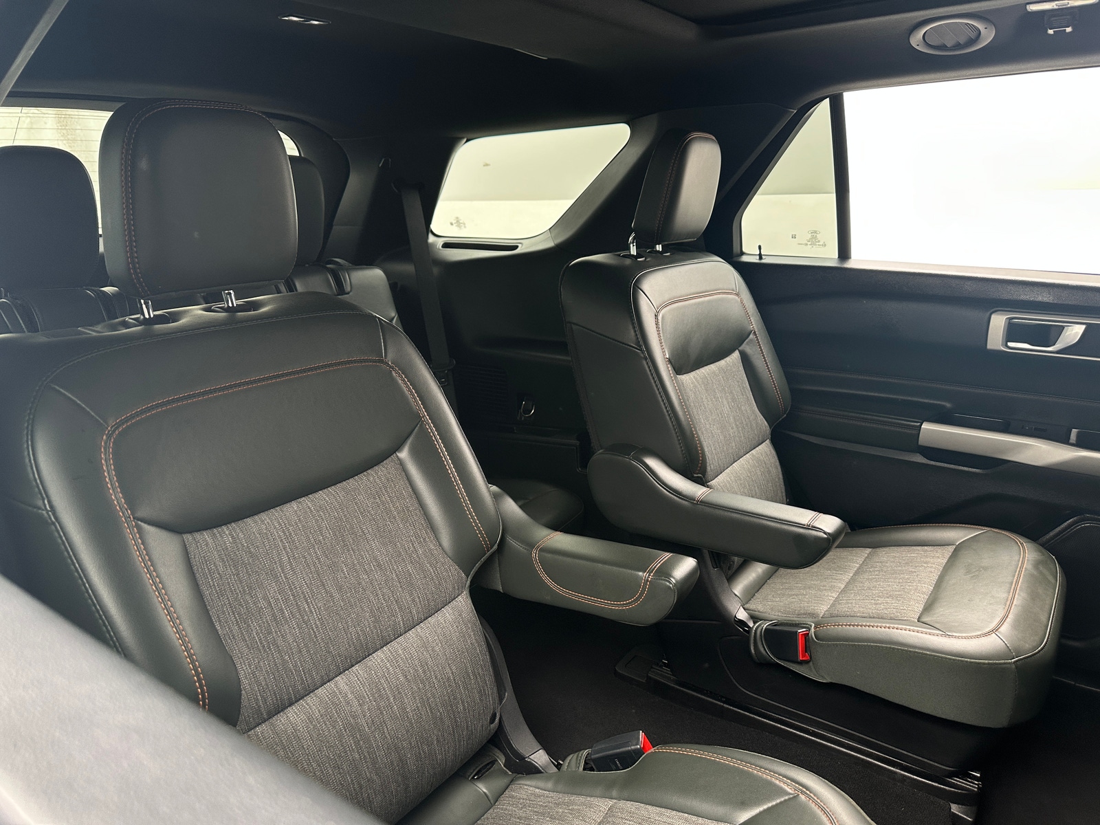 Thumbnail: 2022 Ford Explorer - 5