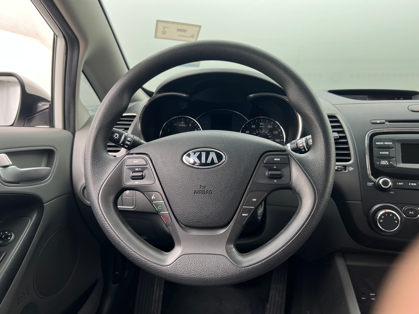 Thumbnail: 2017 Kia Forte - 5
