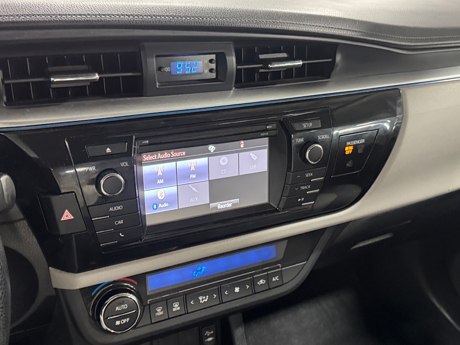 Thumbnail: 2015 Toyota Corolla - 4