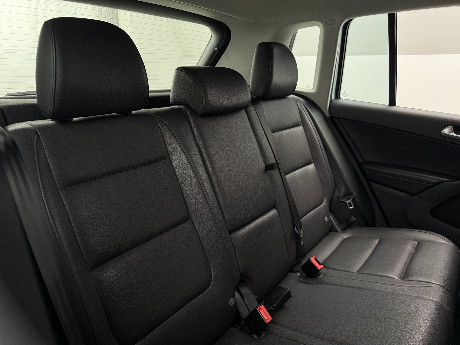 Thumbnail: 2017 Volkswagen Tiguan - 6