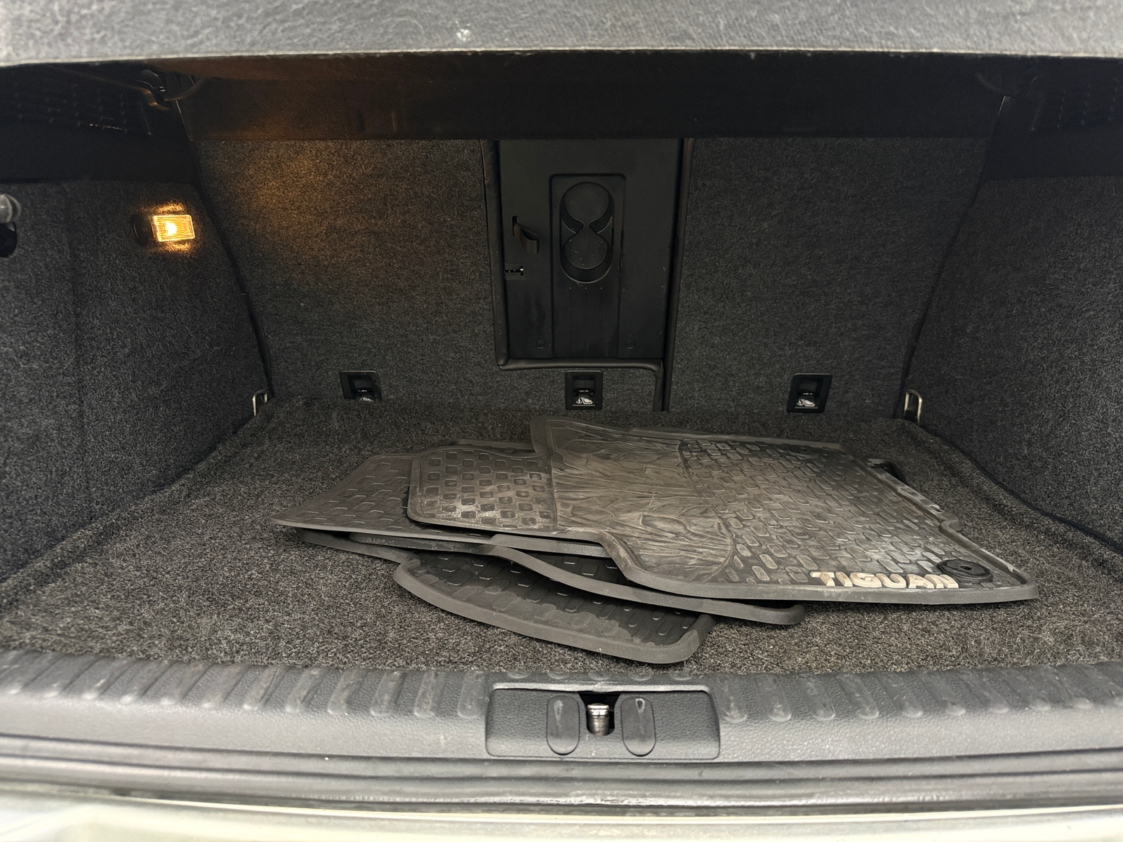 Thumbnail: 2017 Volkswagen Tiguan - 7