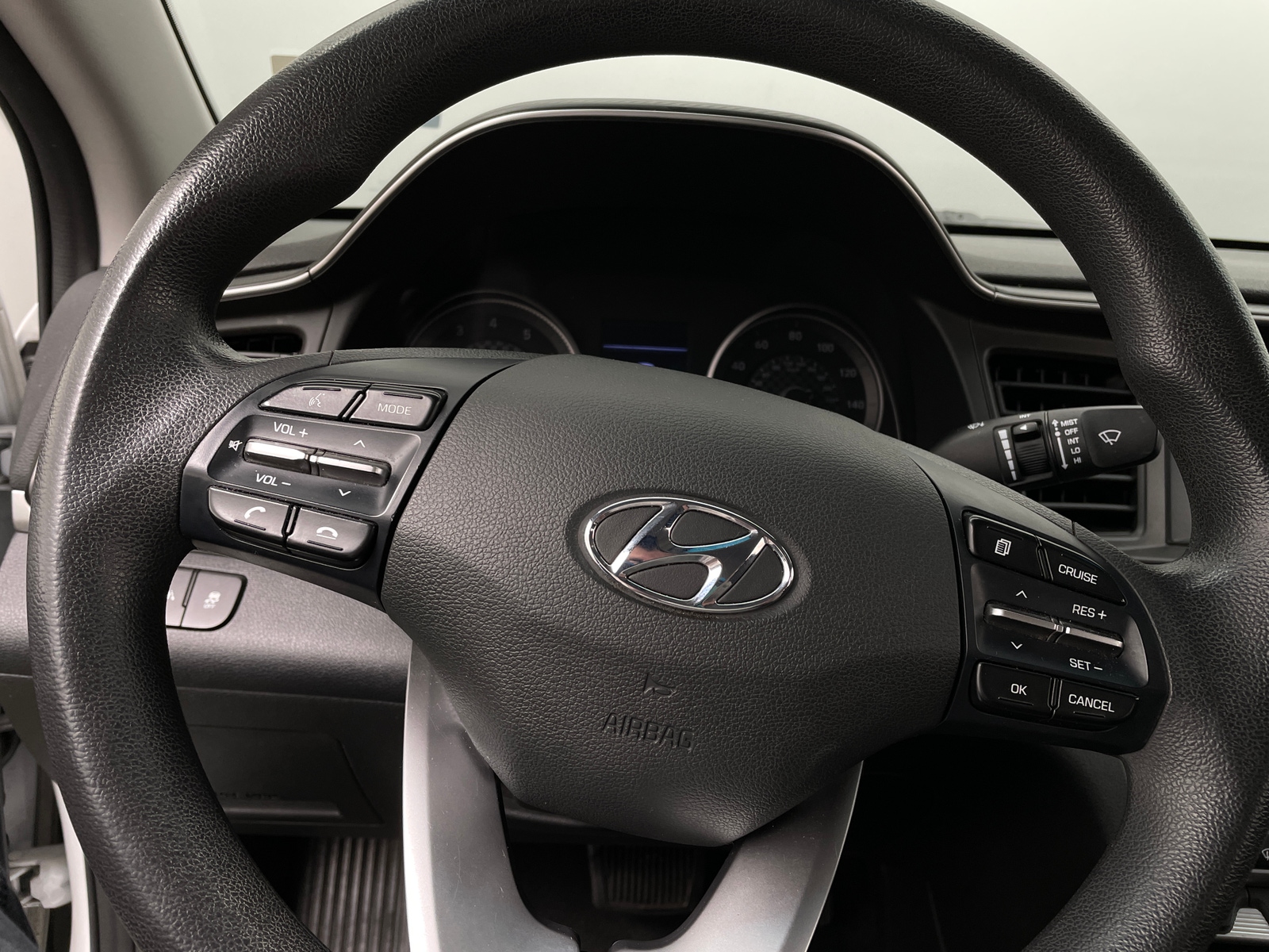 Thumbnail: 2020 Hyundai Elantra - 5