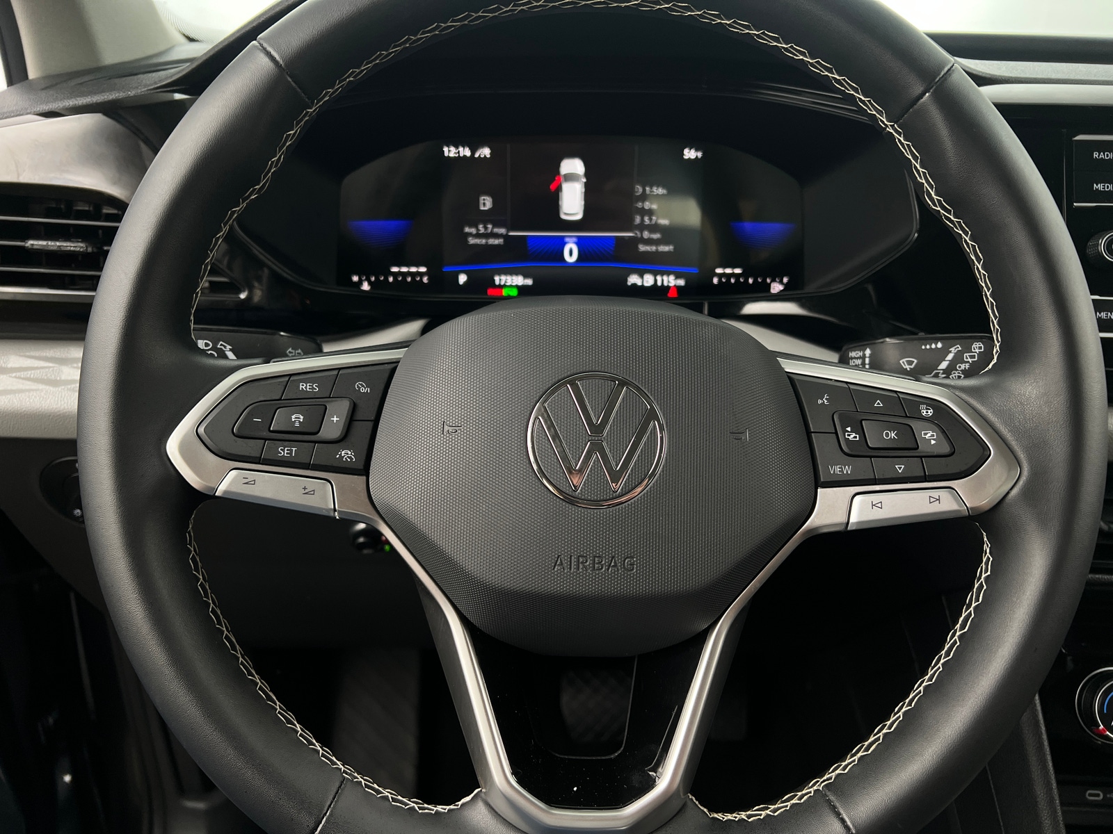 Thumbnail: 2023 Volkswagen Taos - 4