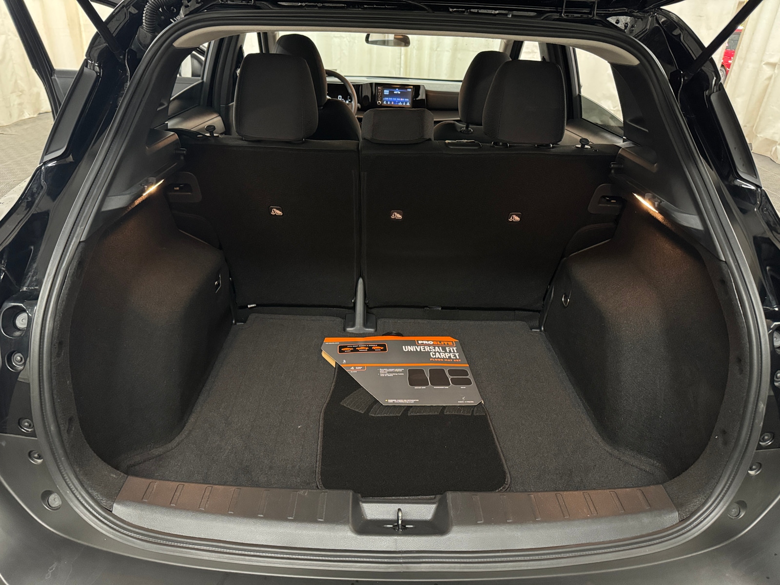 Thumbnail: 2025 Nissan Kicks - 7