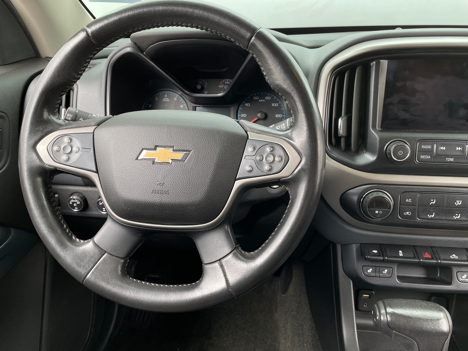 Thumbnail: 2015 Chevrolet Colorado - 4