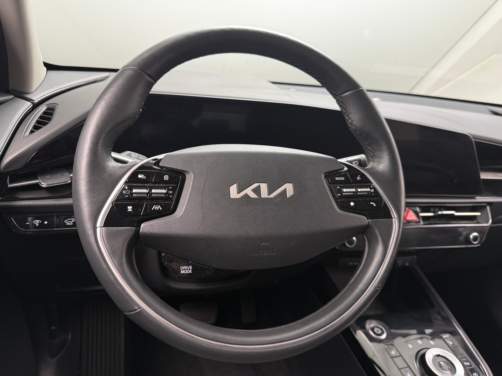 Thumbnail: 2024 Kia Niro - 4