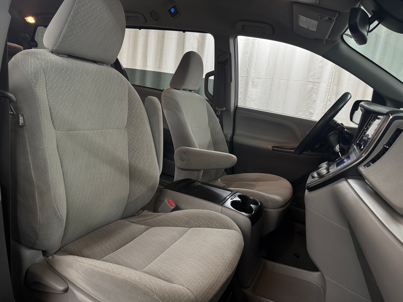 Thumbnail: 2019 Toyota Sienna - 2