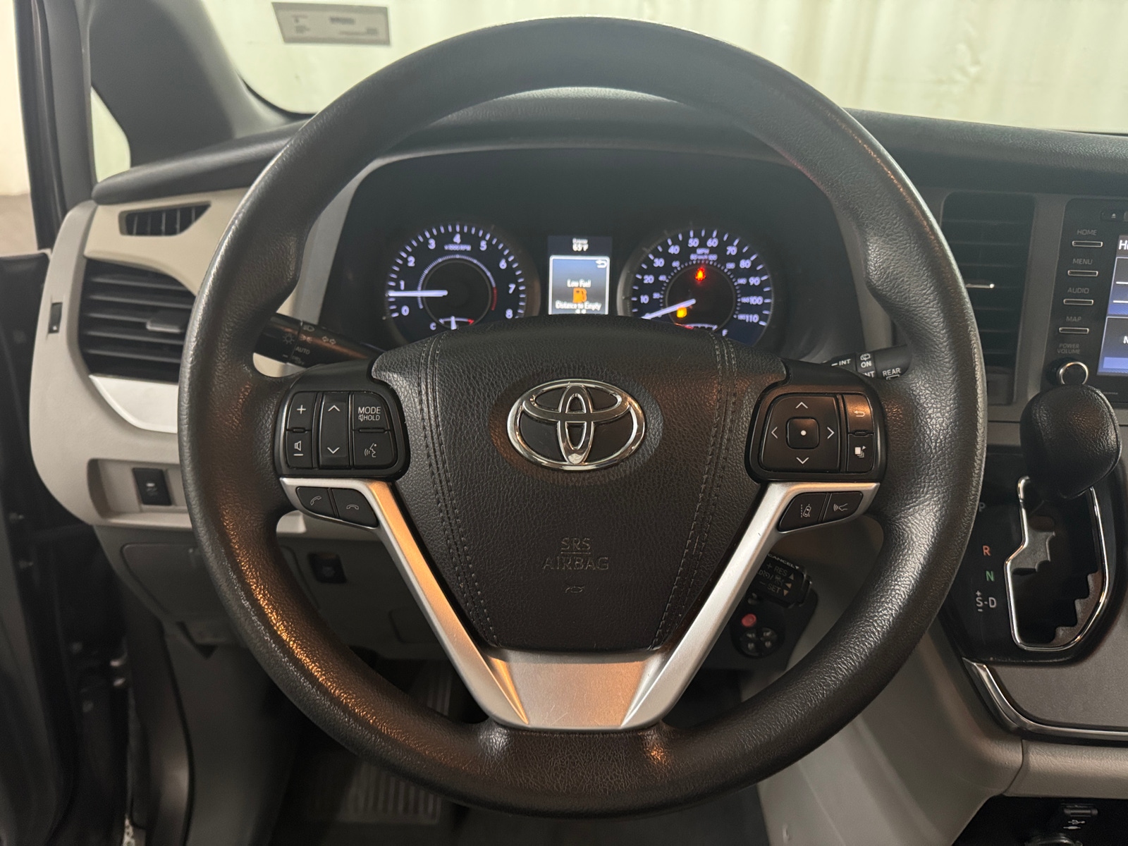 Thumbnail: 2019 Toyota Sienna - 5