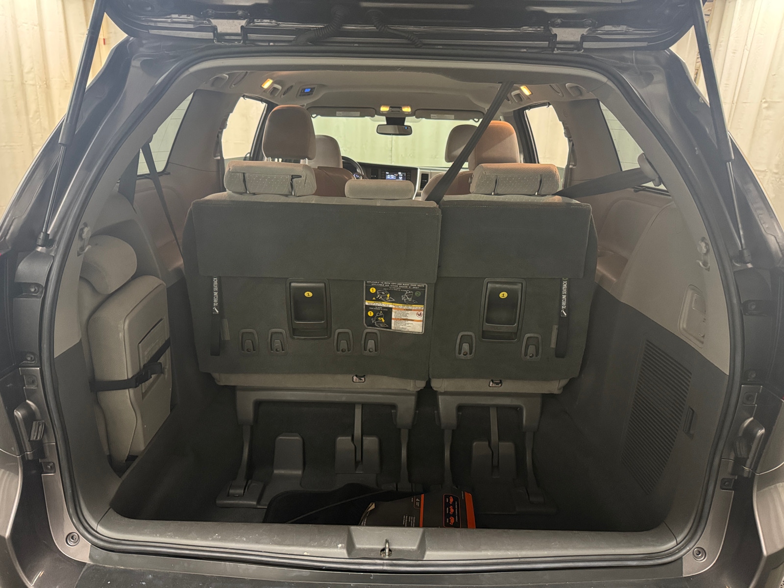 Thumbnail: 2019 Toyota Sienna - 7