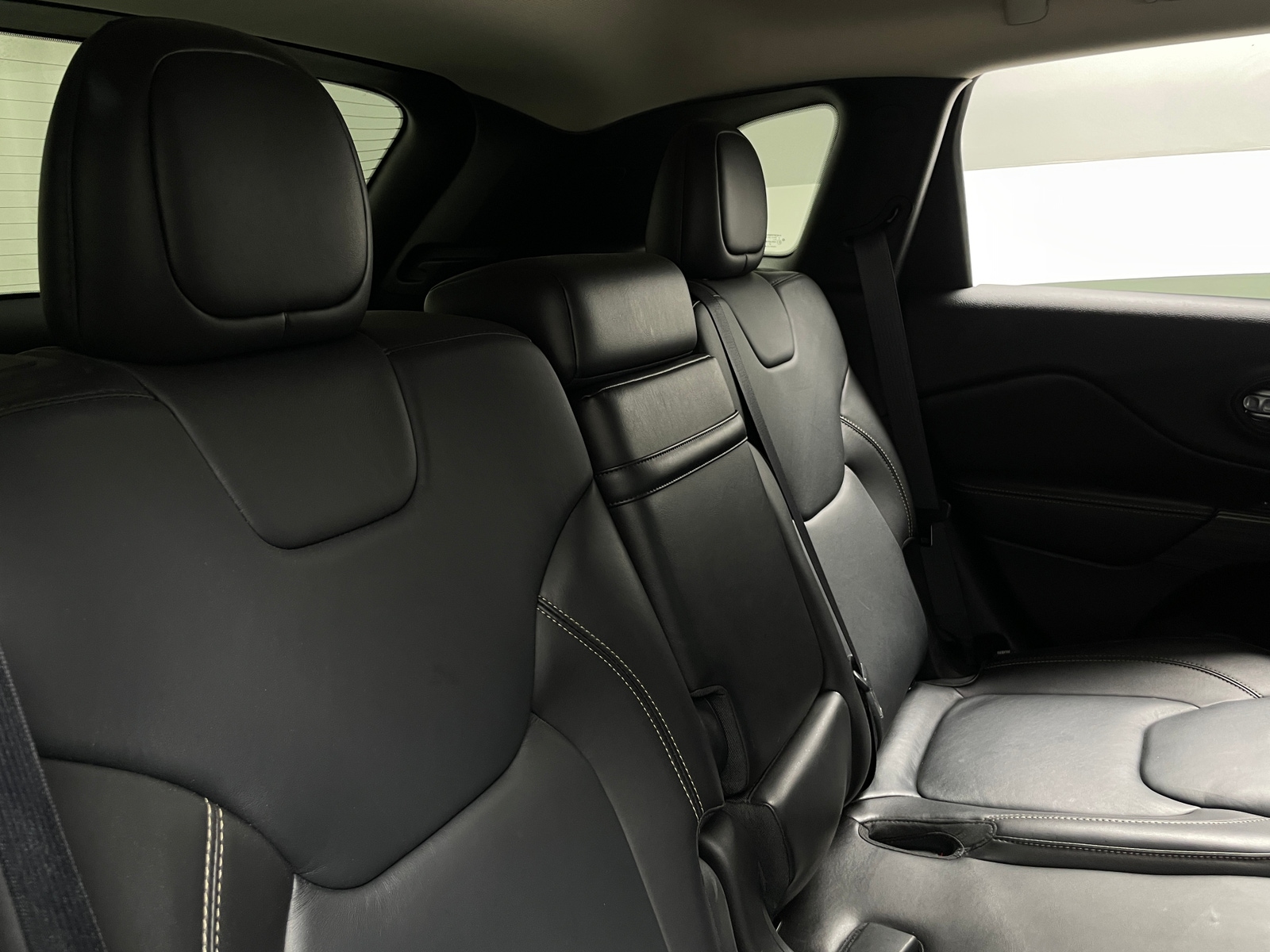 Thumbnail: 2016 Jeep Cherokee - 5