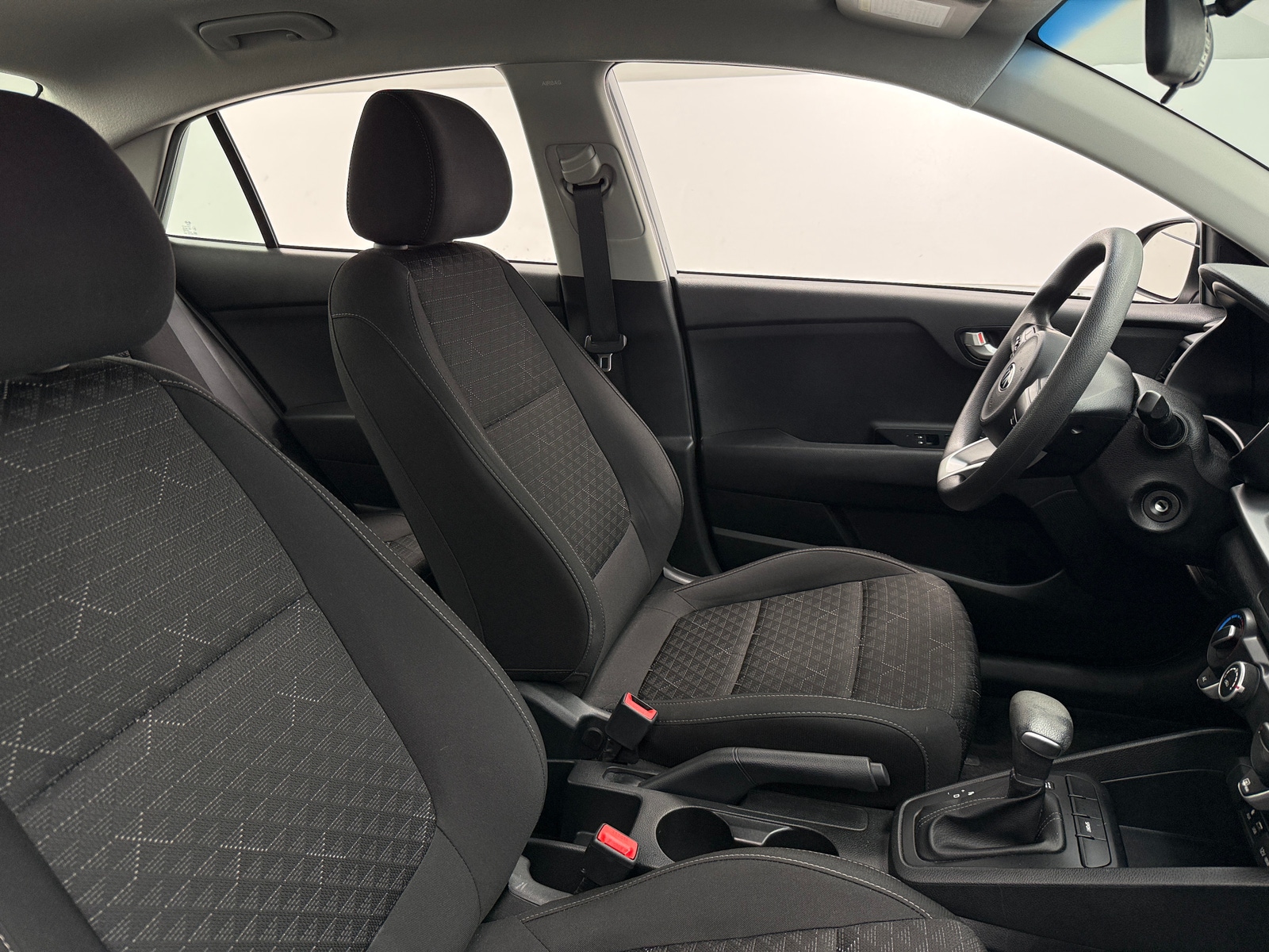 Thumbnail: 2020 Kia Rio - 2