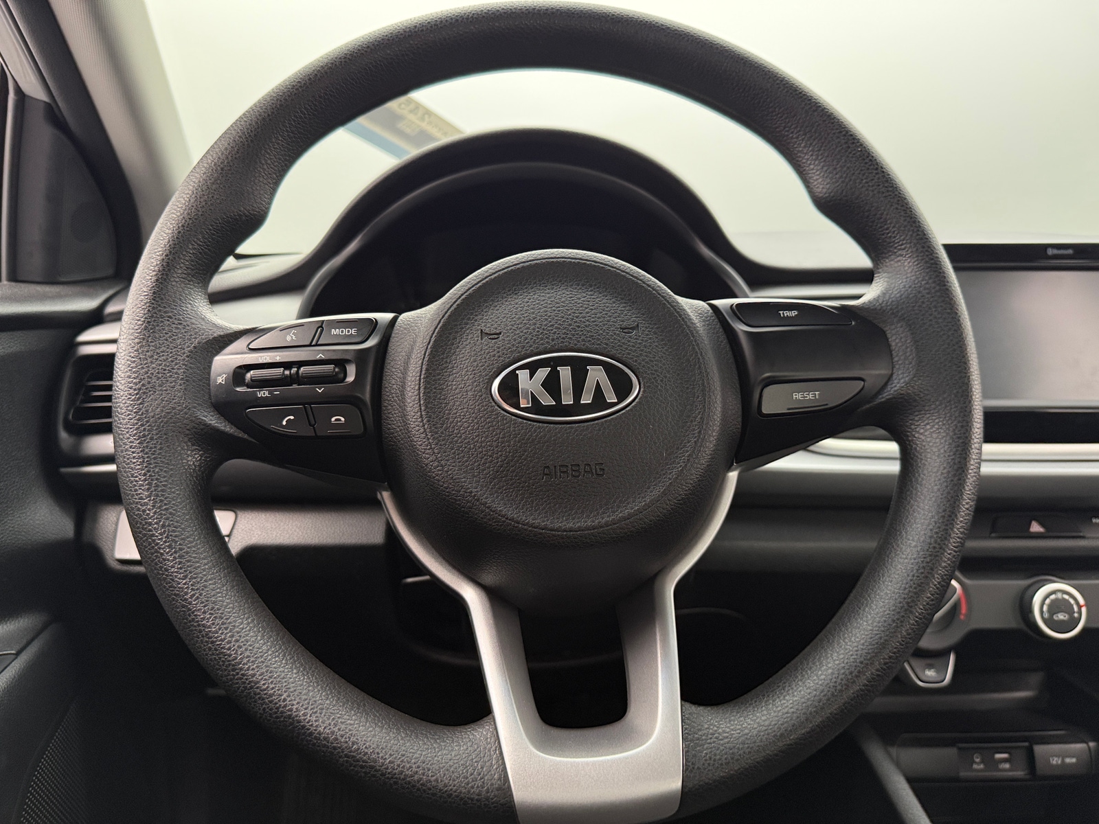 Thumbnail: 2020 Kia Rio - 5