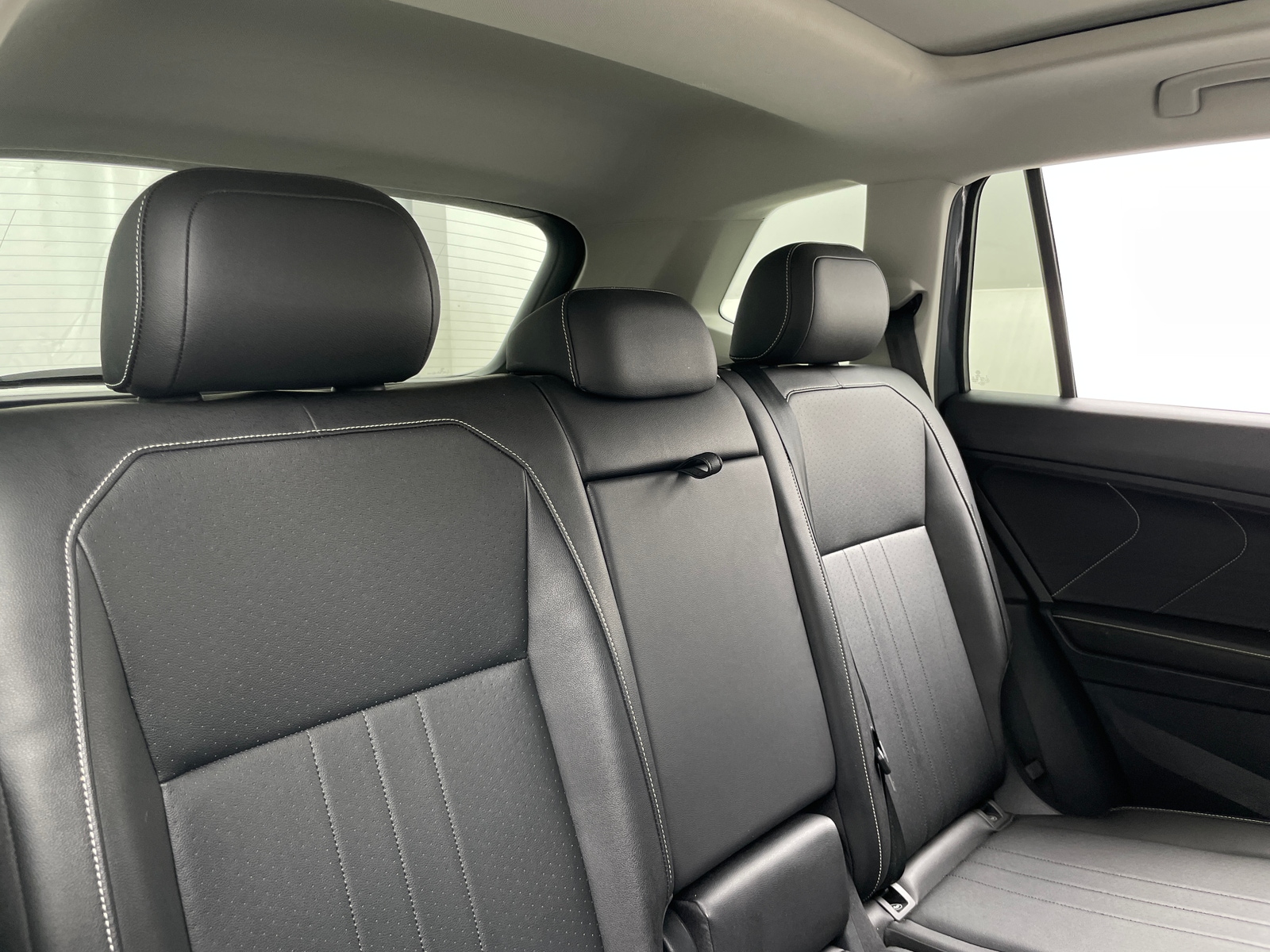 Thumbnail: 2023 Volkswagen Tiguan - 6