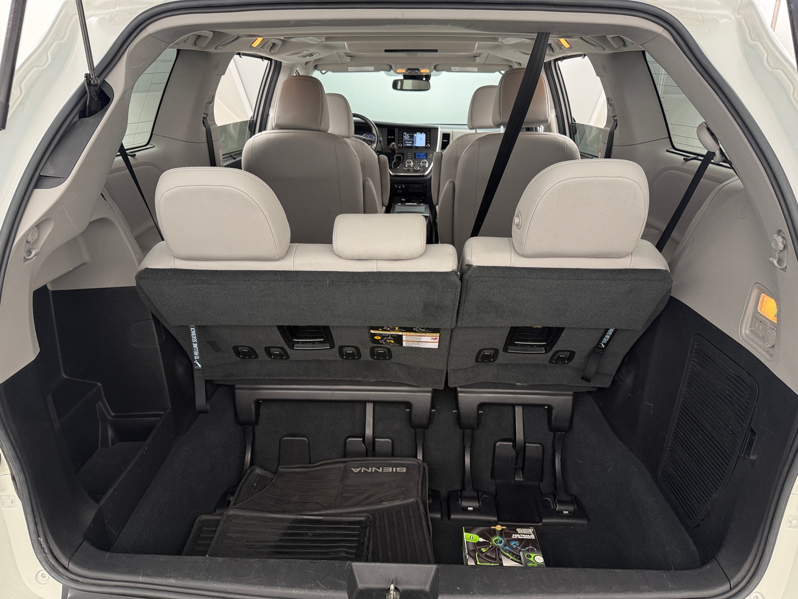 Thumbnail: 2019 Toyota Sienna - 6