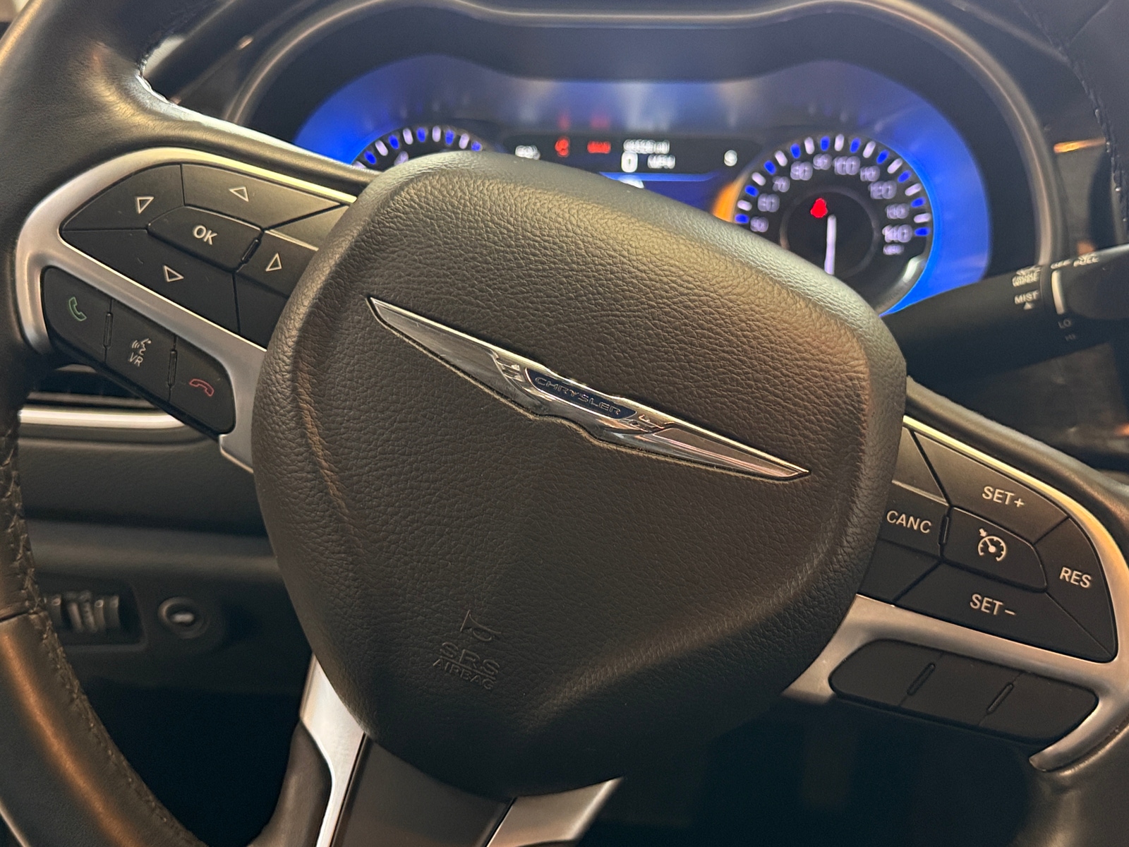 Thumbnail: 2016 Chrysler 200 - 4