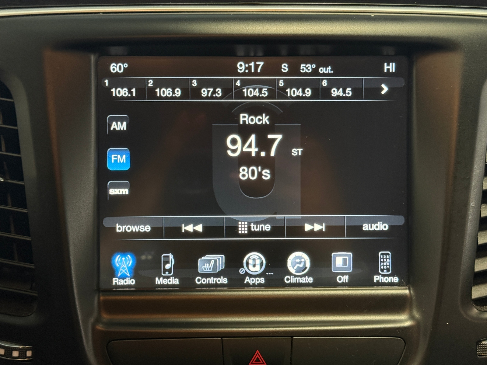 Thumbnail: 2016 Chrysler 200 - 3