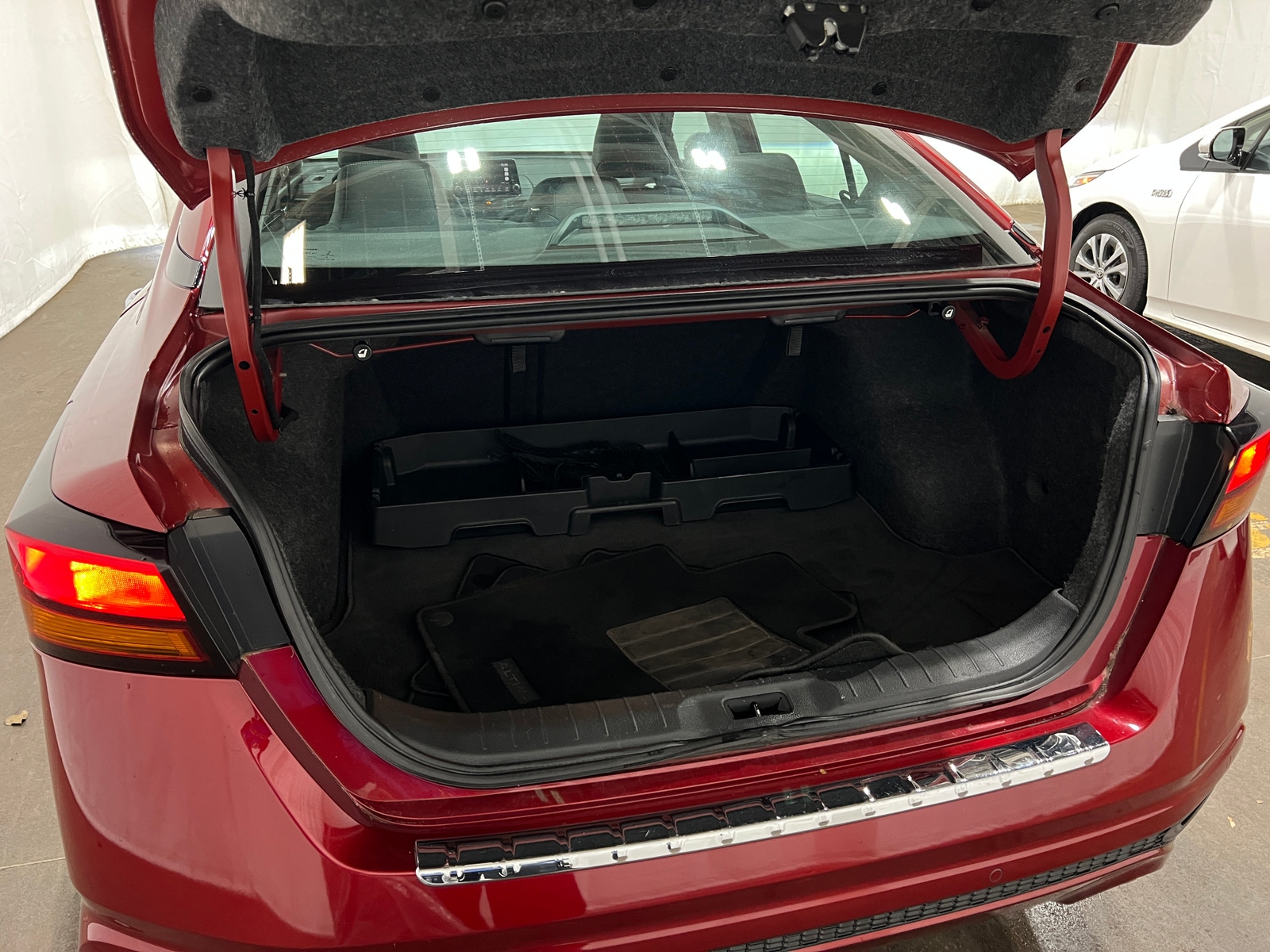 Thumbnail: 2019 Nissan Altima - 6