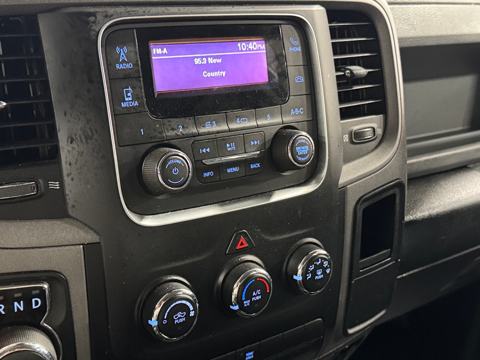 Thumbnail: 2019 RAM 1500 Classic - 4